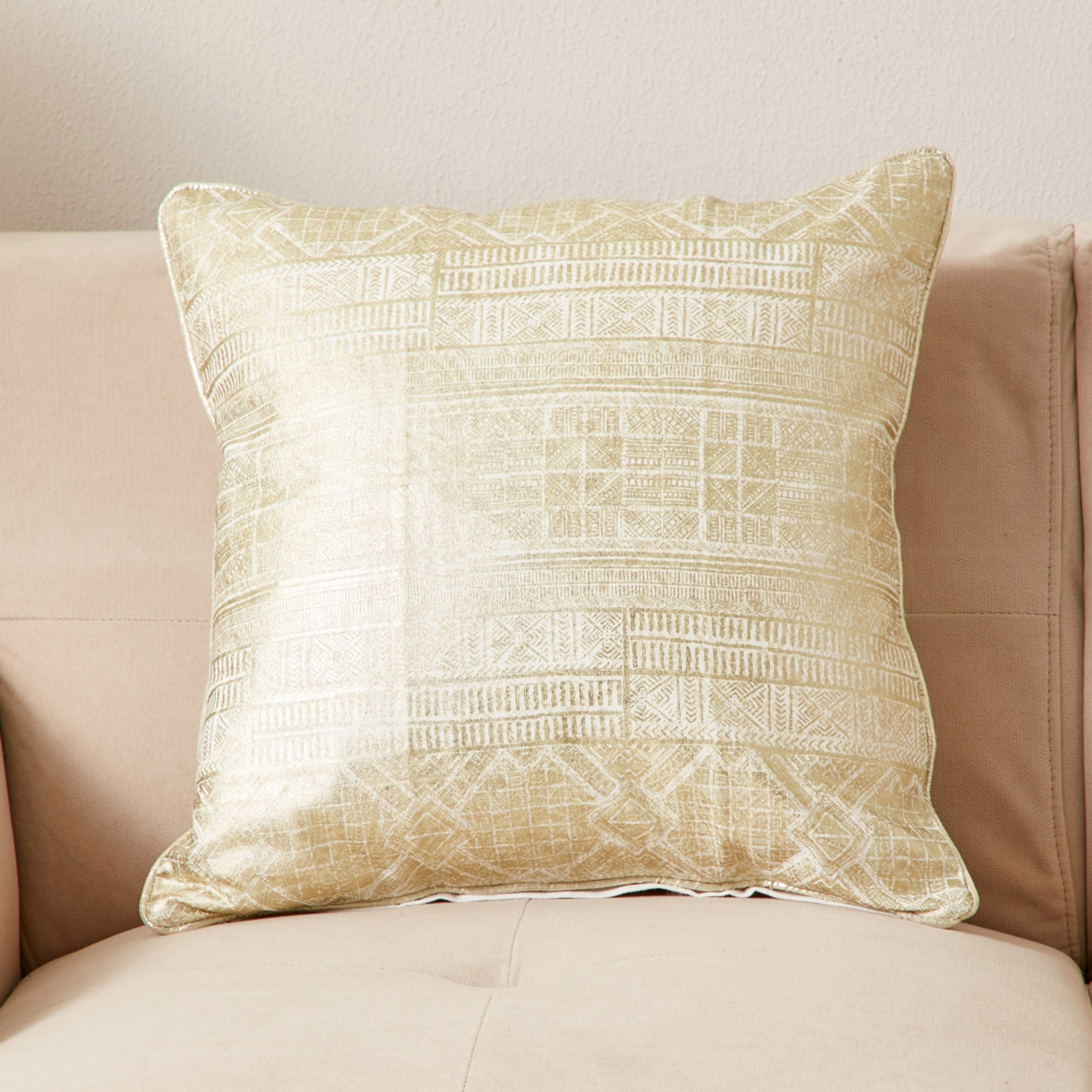 باقة غطاء وسادة بطبعات فويل وحشو وسادة من جيما - 45x45 سم-hbxlivingroom-furnishings-cushionsandcovers-filledcushions-image-1