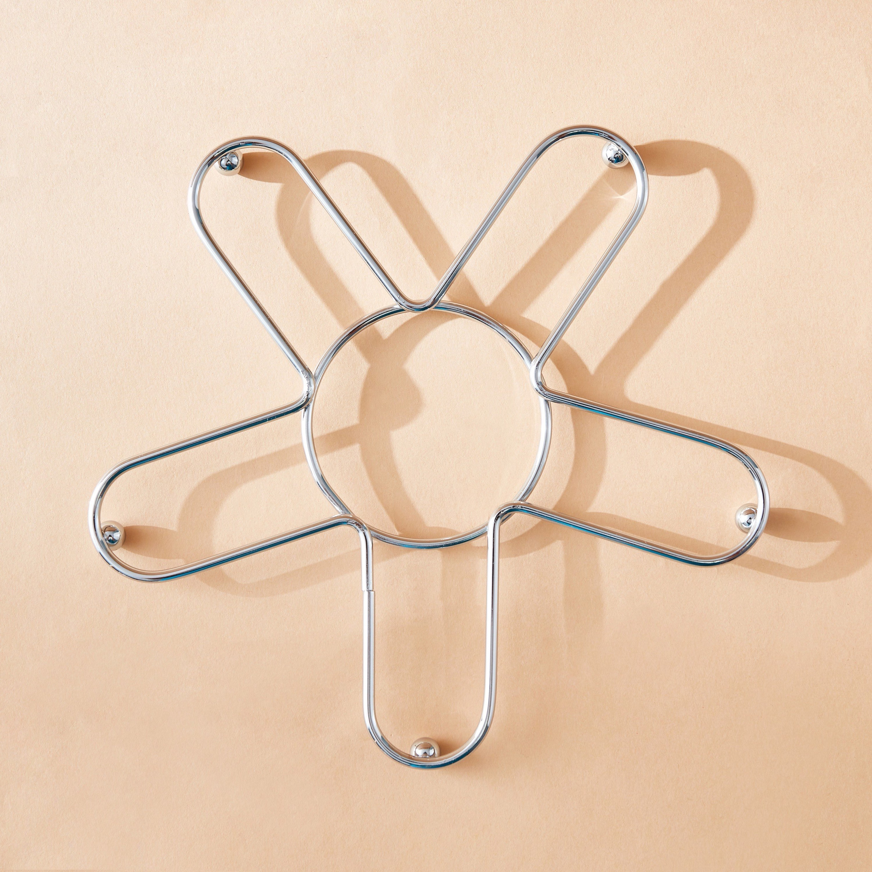 Daisy Tealight Trivet - 19 cm-hbxhomeware-hbxkitchen-image-2