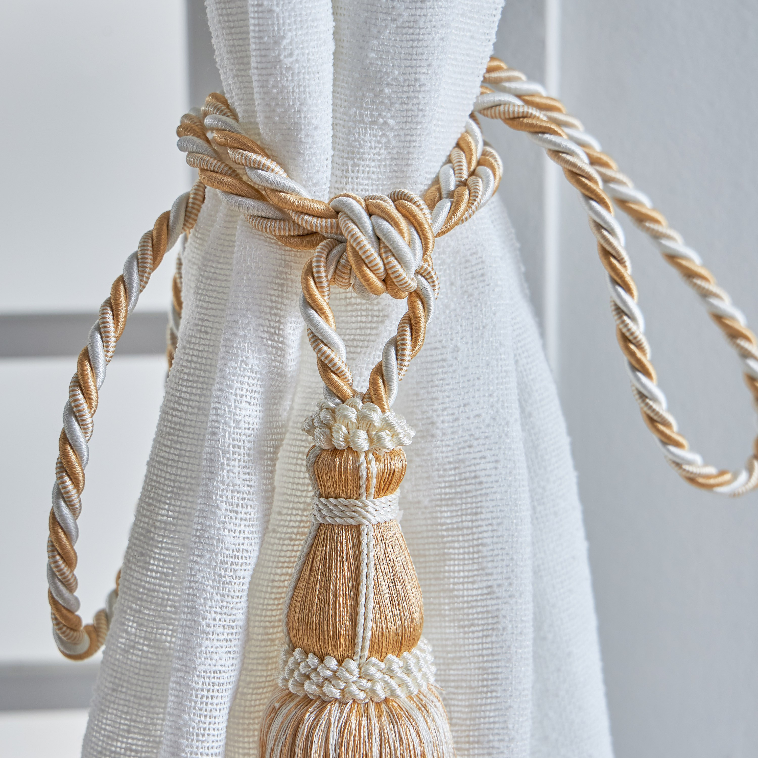 Emily Tassel Detail Curtain Tie Back-hbxhomeware-hbxdecorandfurnishings-image-2