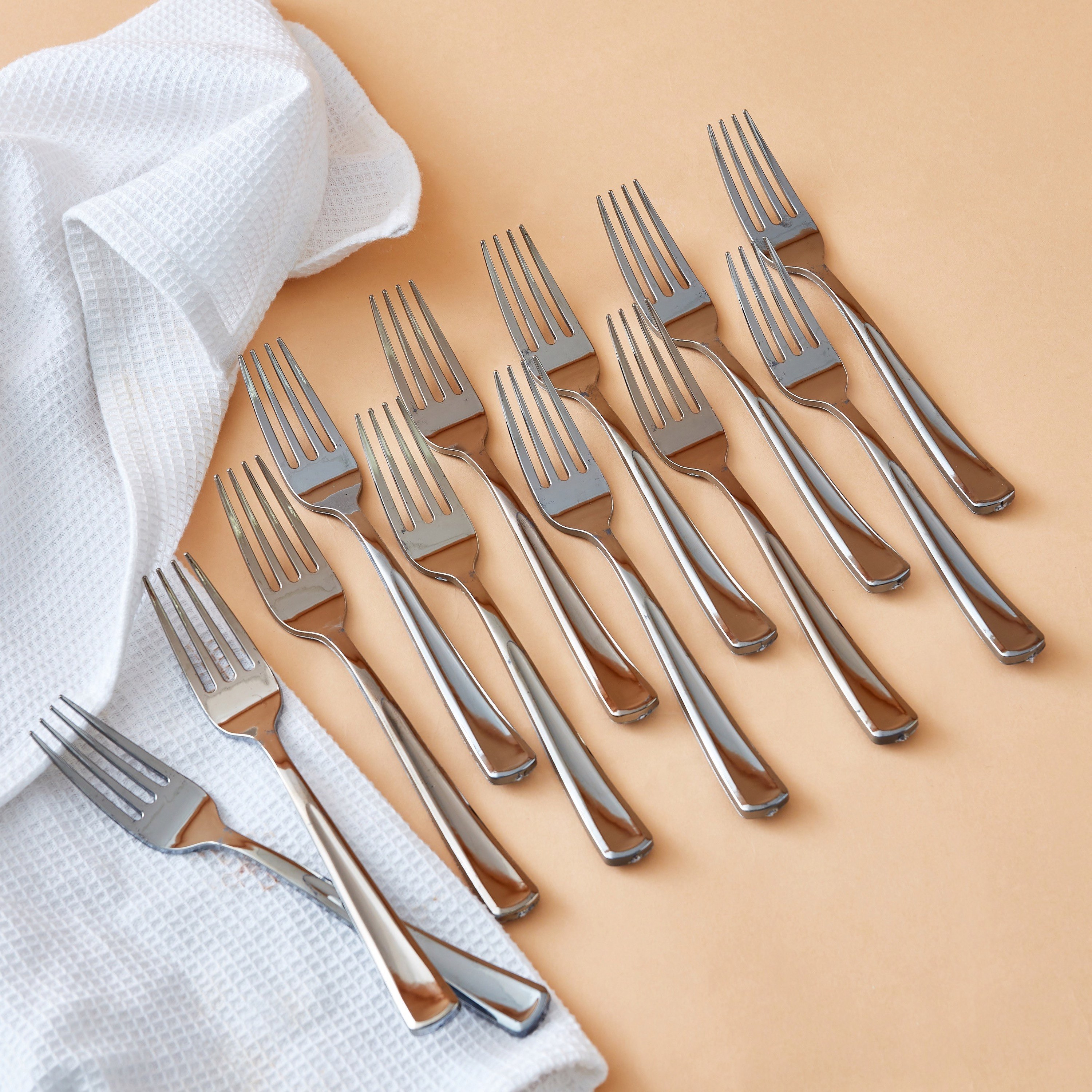 طقم شوك بلاستيك  - طقم من 12 قطعة-hbxhomeware-hbxkitchen-image-1
