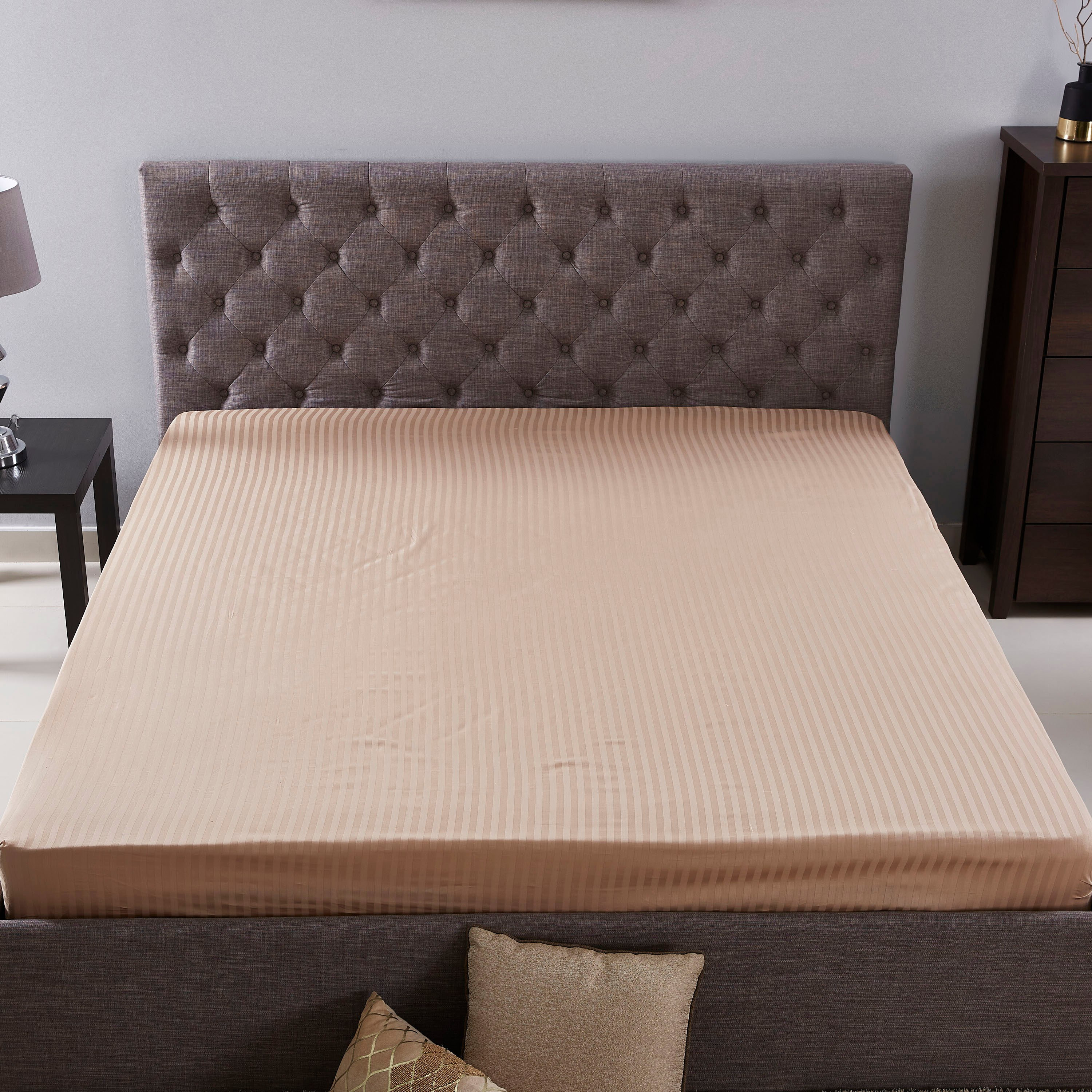 شرشف مطاطي كوين مخطط قطن وساتان من هاميلتون - 150×200 سم+25 سم-hbxhomeware-hbxbedroom-image-2