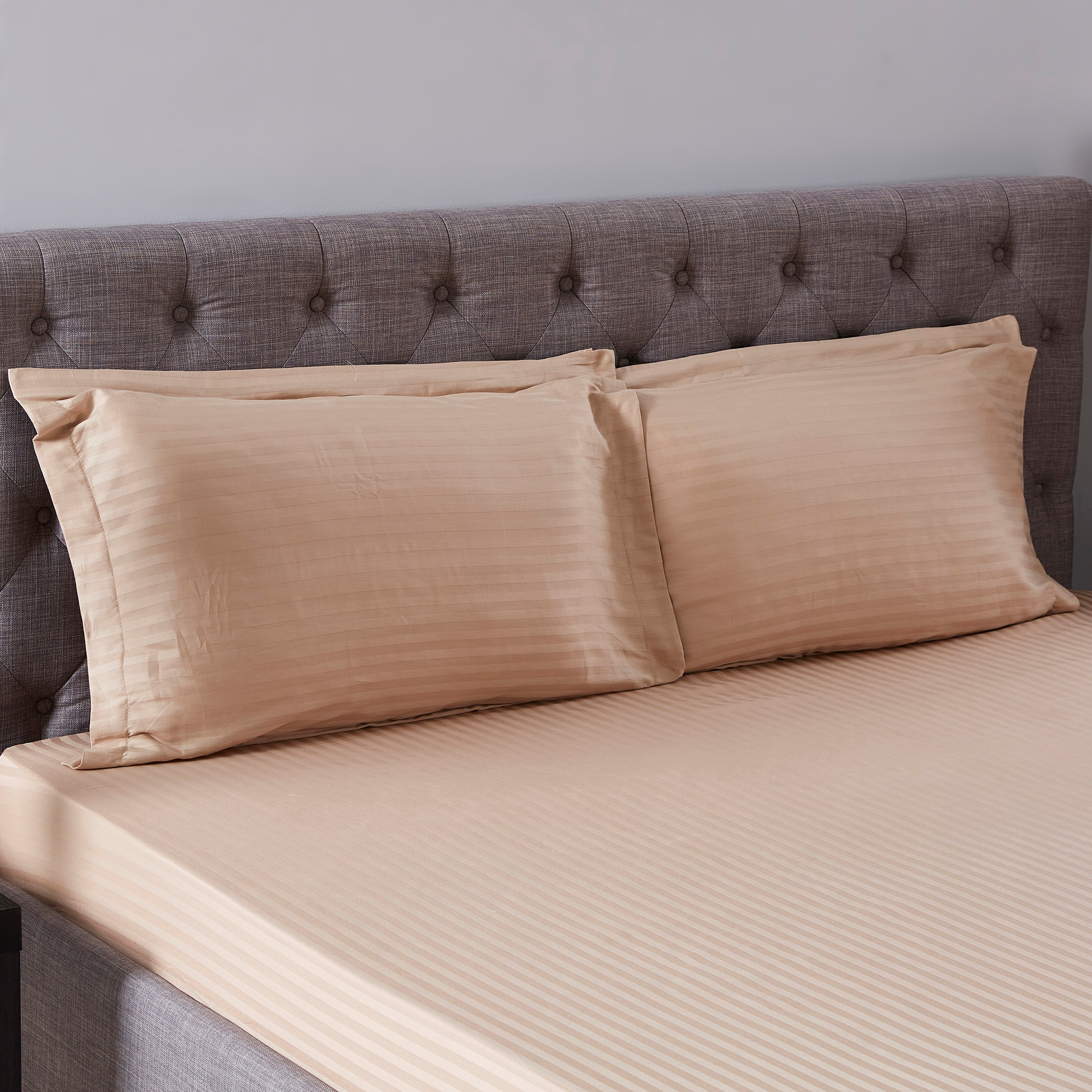 طقم غطاء وسادة مقلّم قطعتين من هاميلتون - 50x75 سم-hbxhomeware-hbxbedroom-image-1