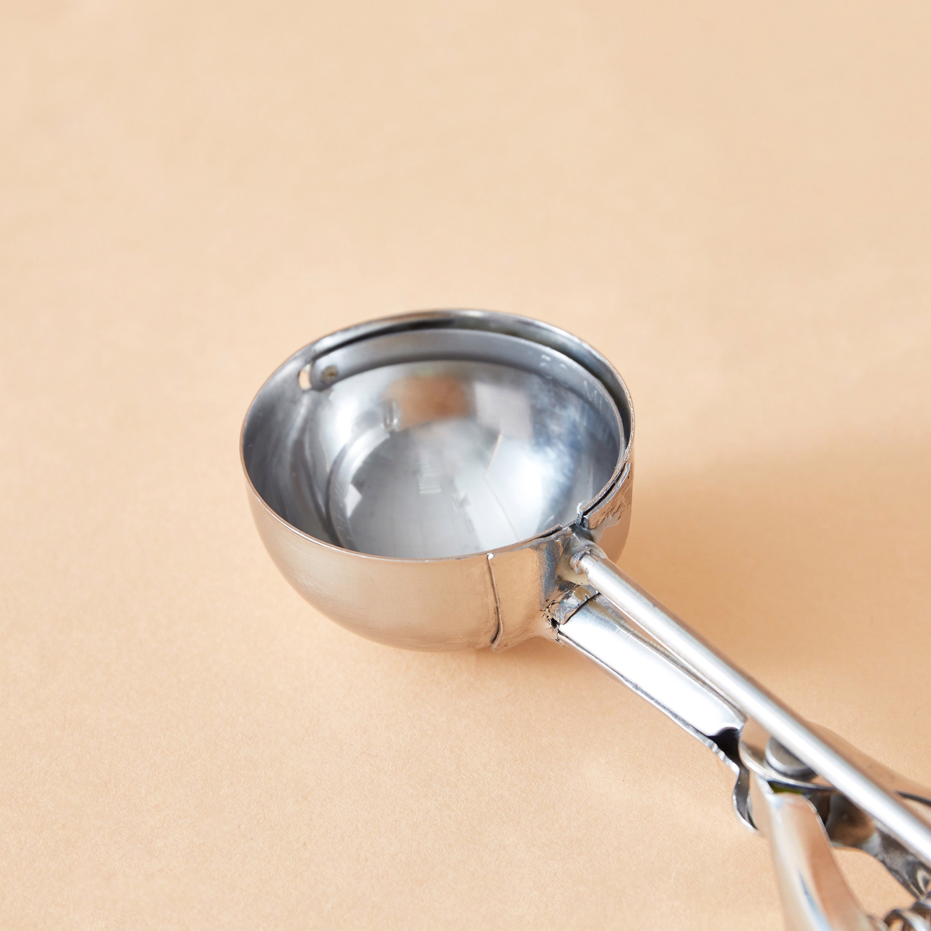 Shine Ice Cream Scoop-hbxkitchen-kitchenware-kitchenaccessories-image-2