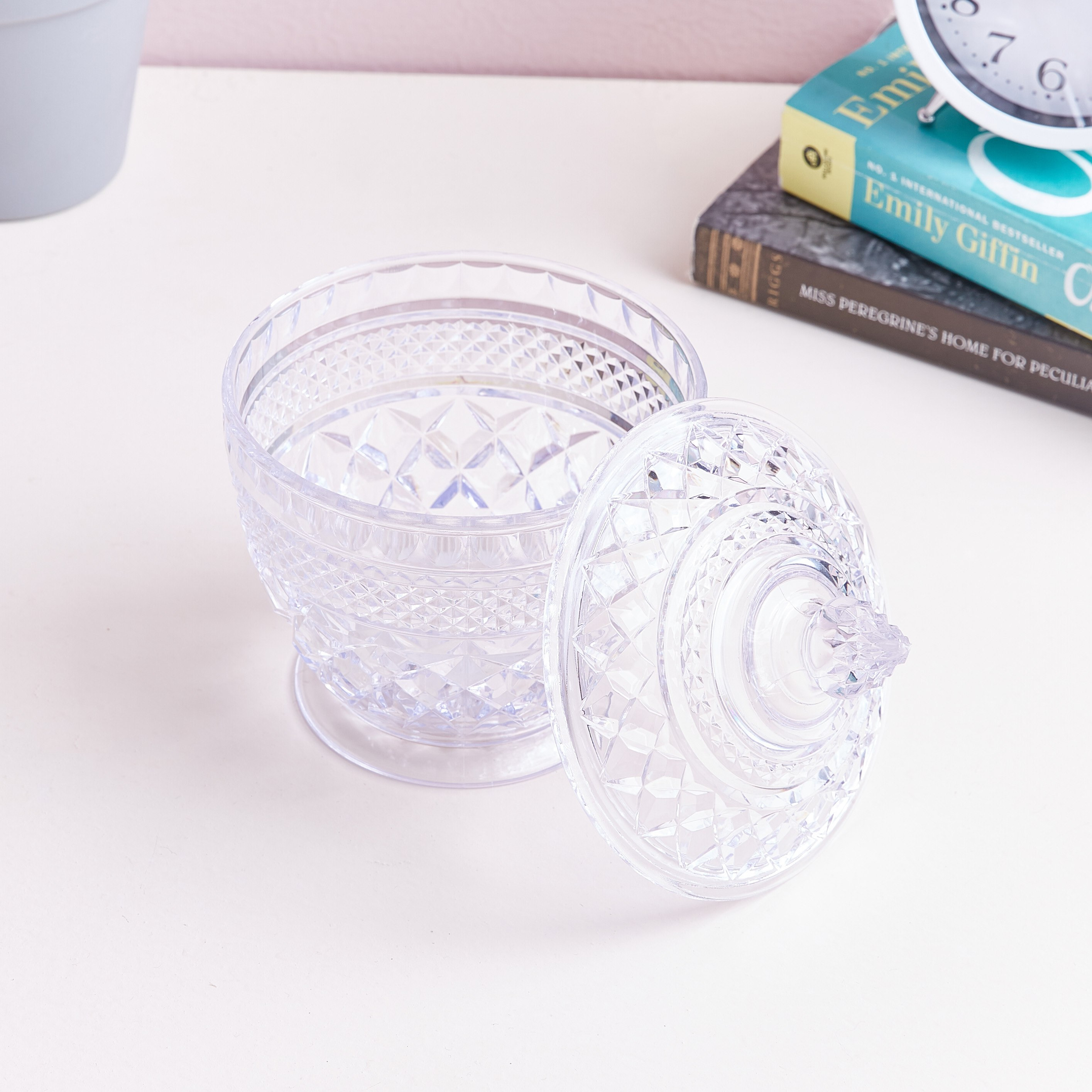 Centre Candy Jar - 600 ml-hbxdecorandfurnishings-tabletop-serveware-image-2