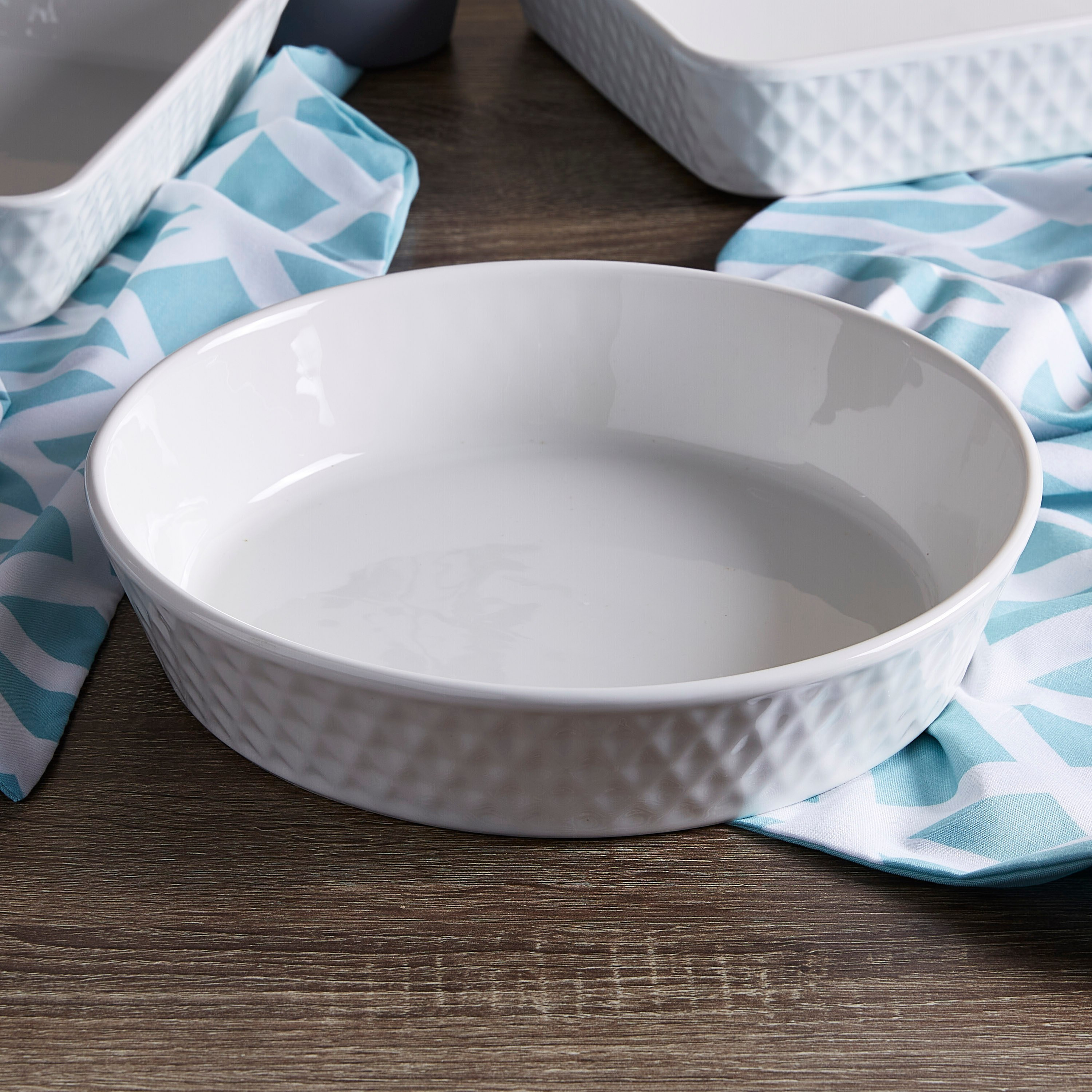 Supreme Round Dish-hbxdecorandfurnishings-tabletop-serveware-image-1