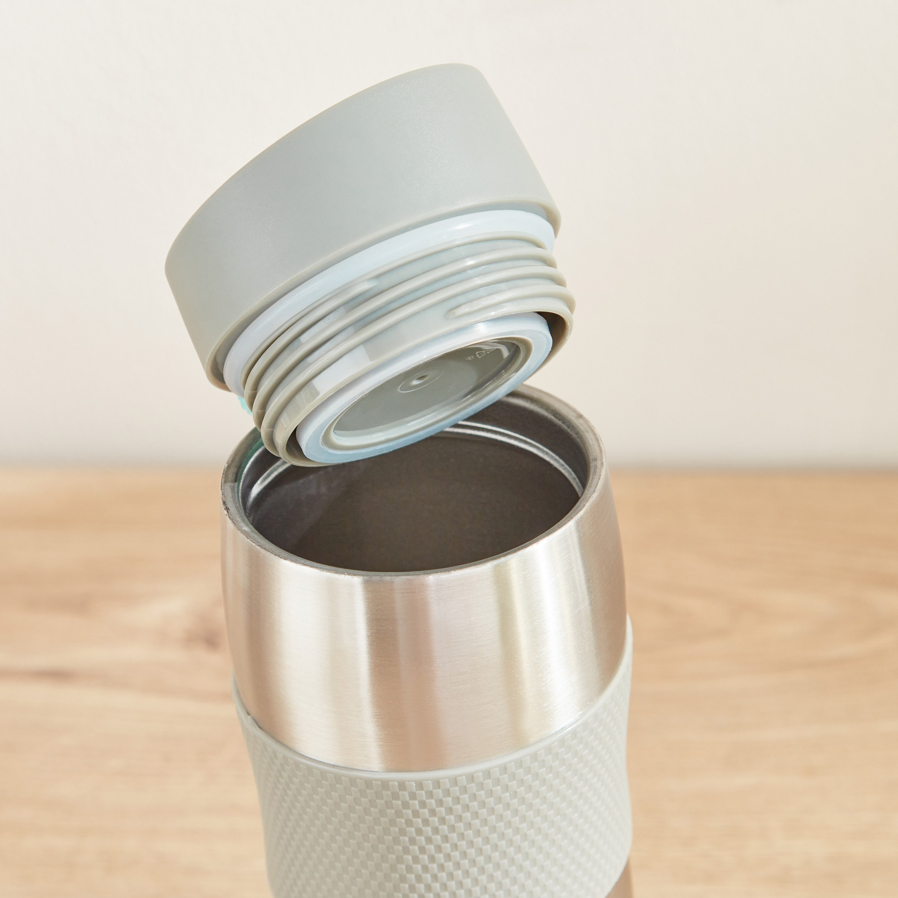 قدح سفر مفرغ من الهواء بتصميم سادة - 380 مل-hbxhomeware-diningandtabletop-coffeeandteasets-image-4