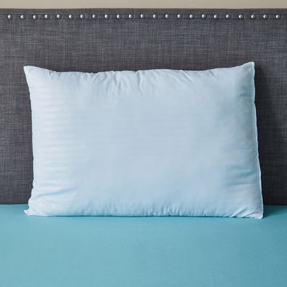 Essential Pillow - 50x75 cms