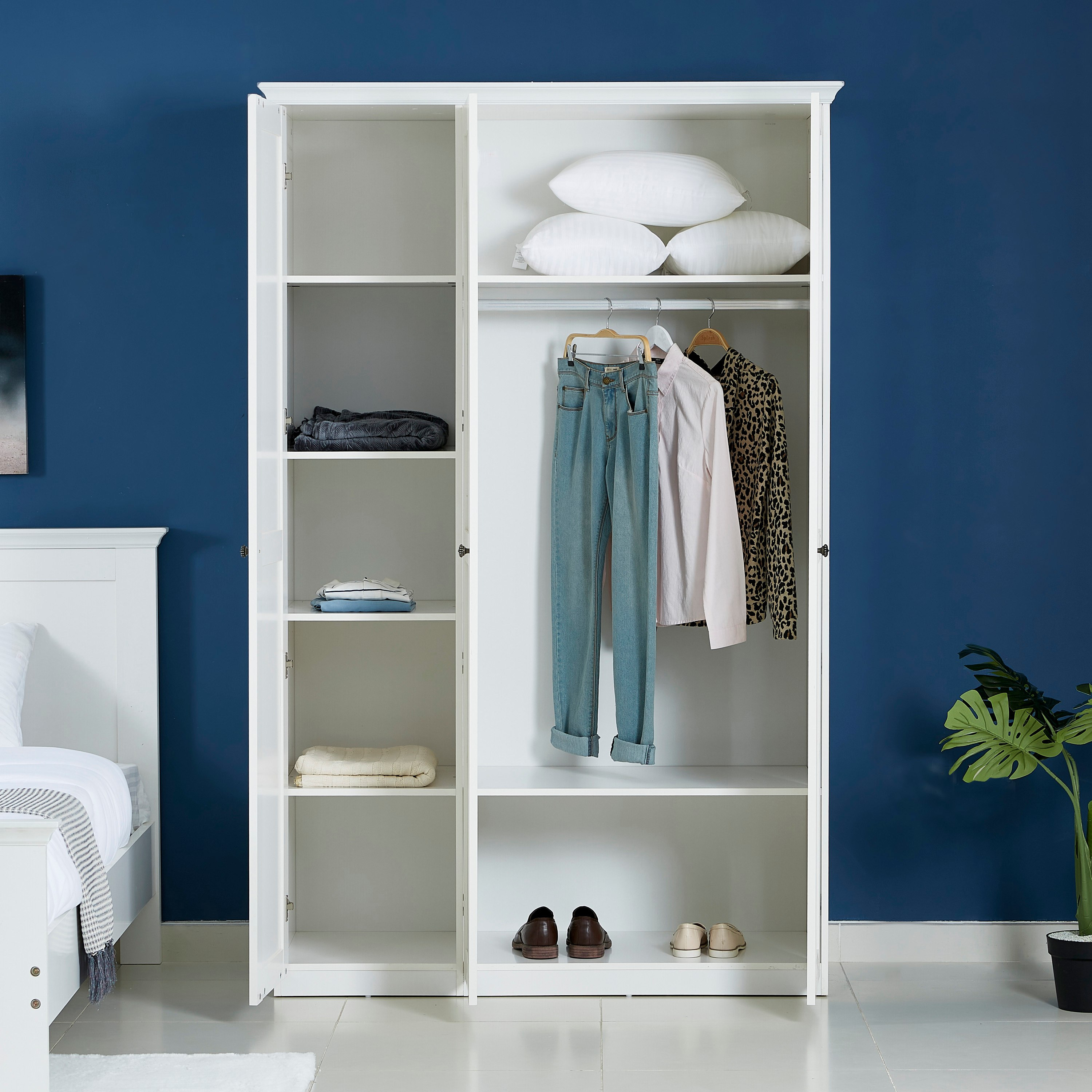 خزانة ملابس بـ 3- أبواب من كاونتري-hbxfurniture-wardrobes-image-3