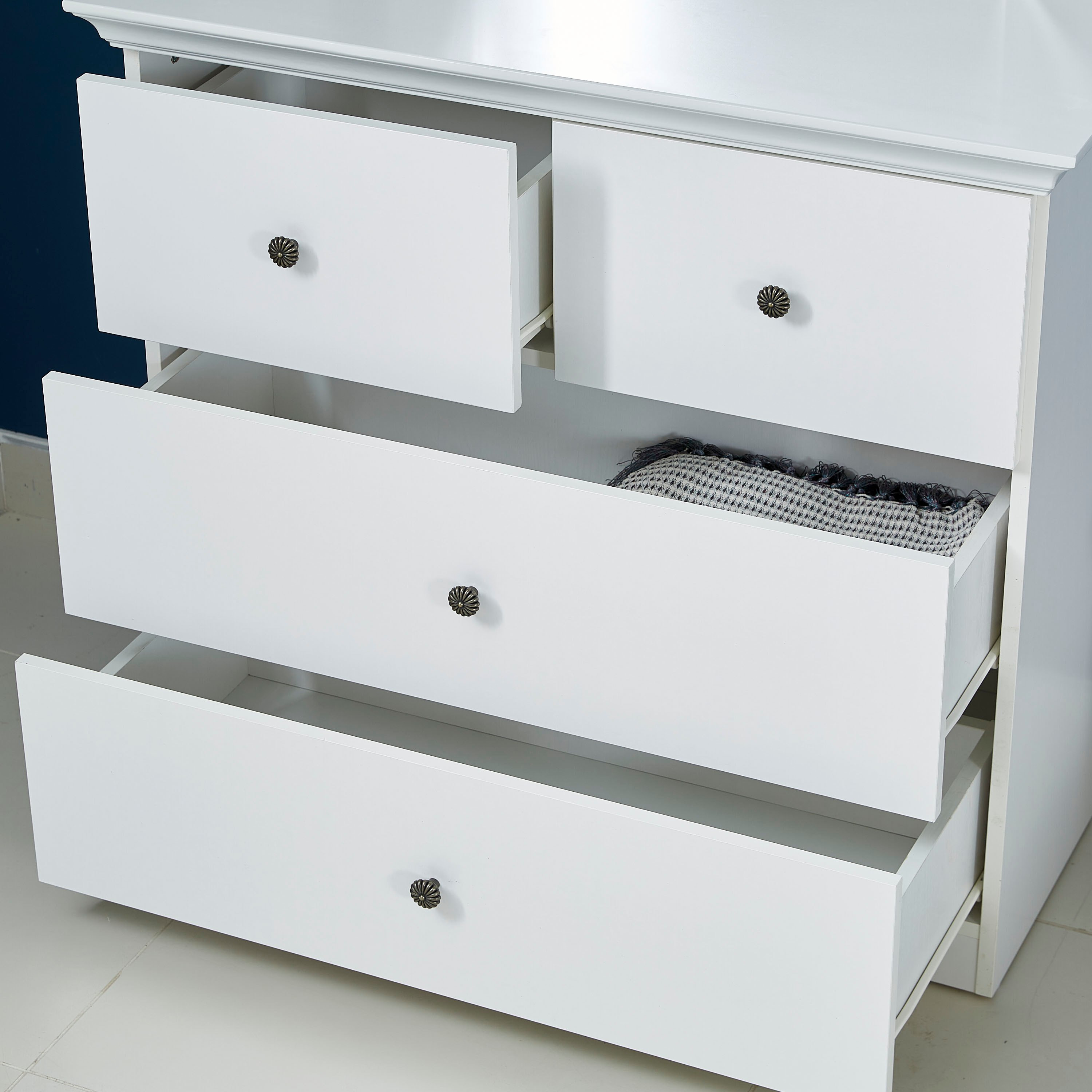 طاولة تزيين صغيرة 4 أدراج دون مرآة من كانتري-hbxfurniture-kidsroom-kidsdressersandmirrors-image-3