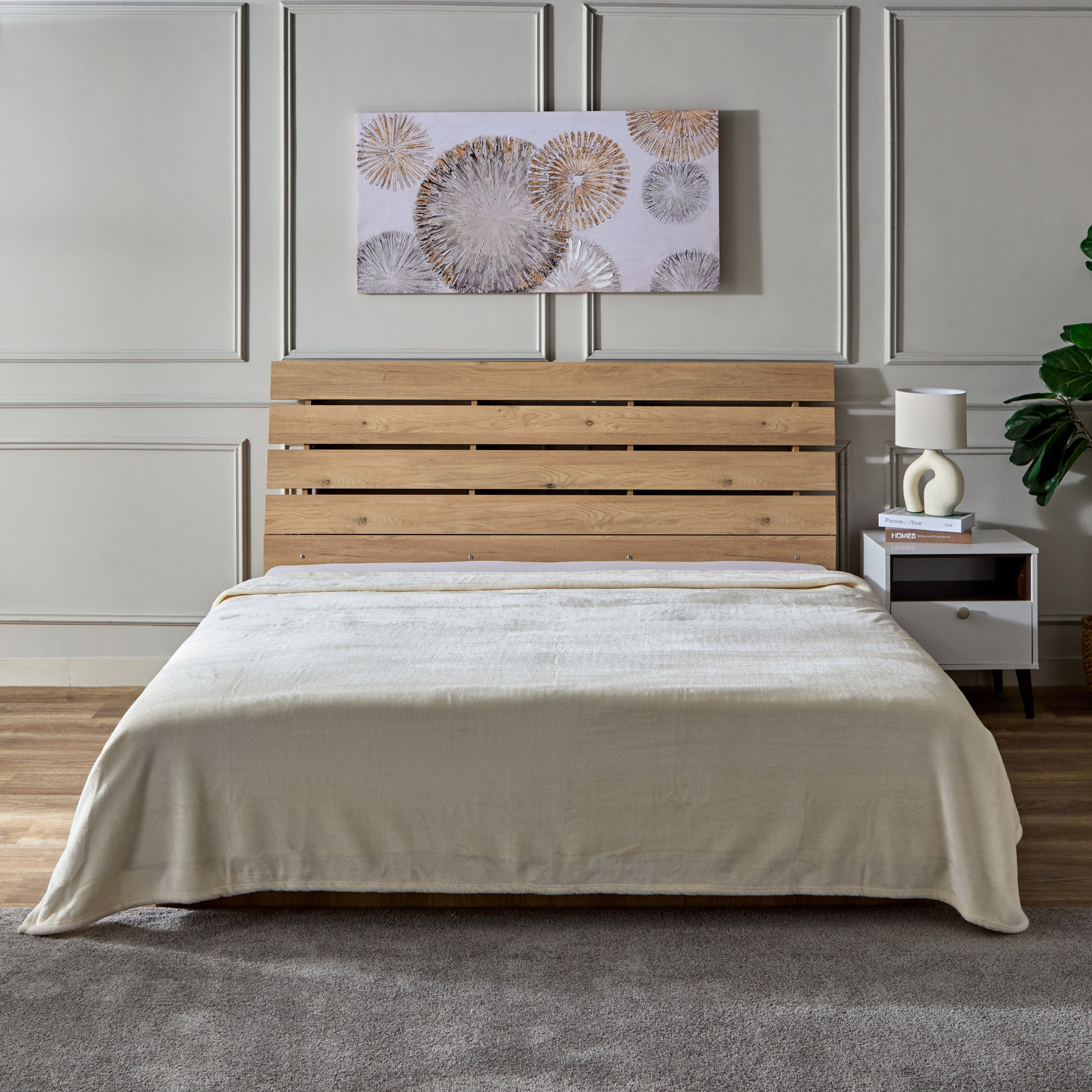 Lavish King Micro Flannel Blanket - 240x220 cm-hbxhomeware-hbxbedroom-image-2