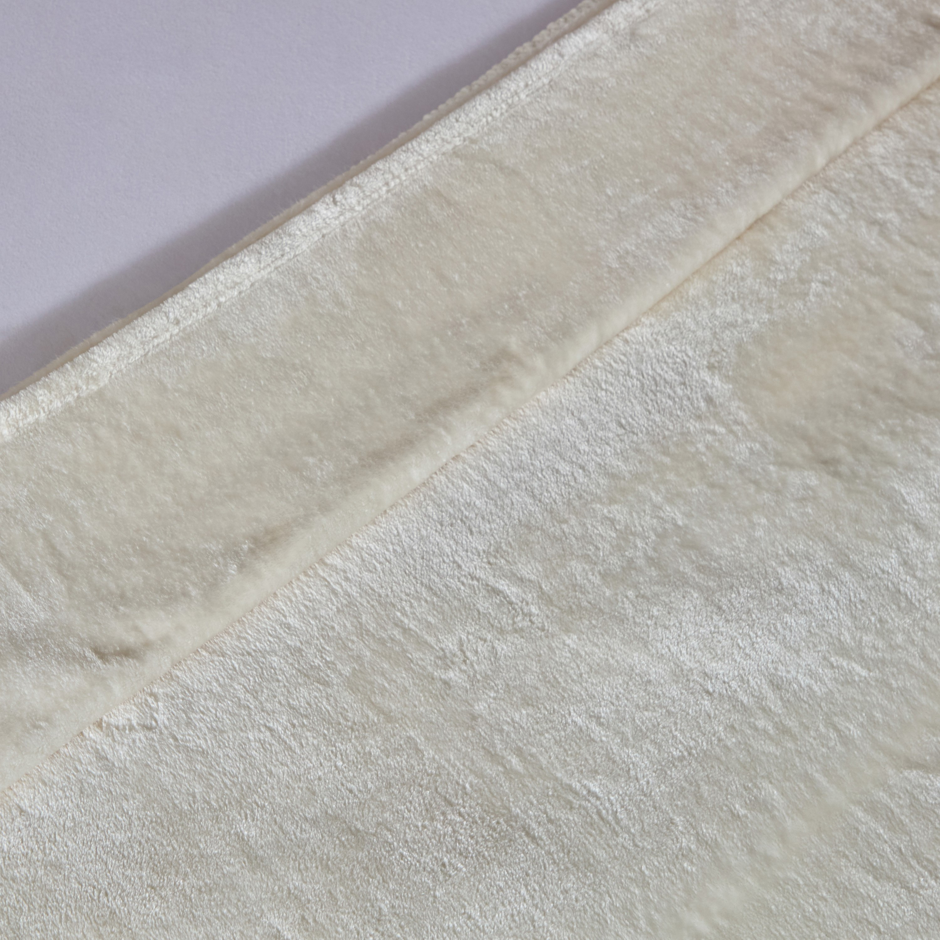 Lavish King Micro Flannel Blanket - 240x220 cm-hbxhomeware-hbxbedroom-image-3