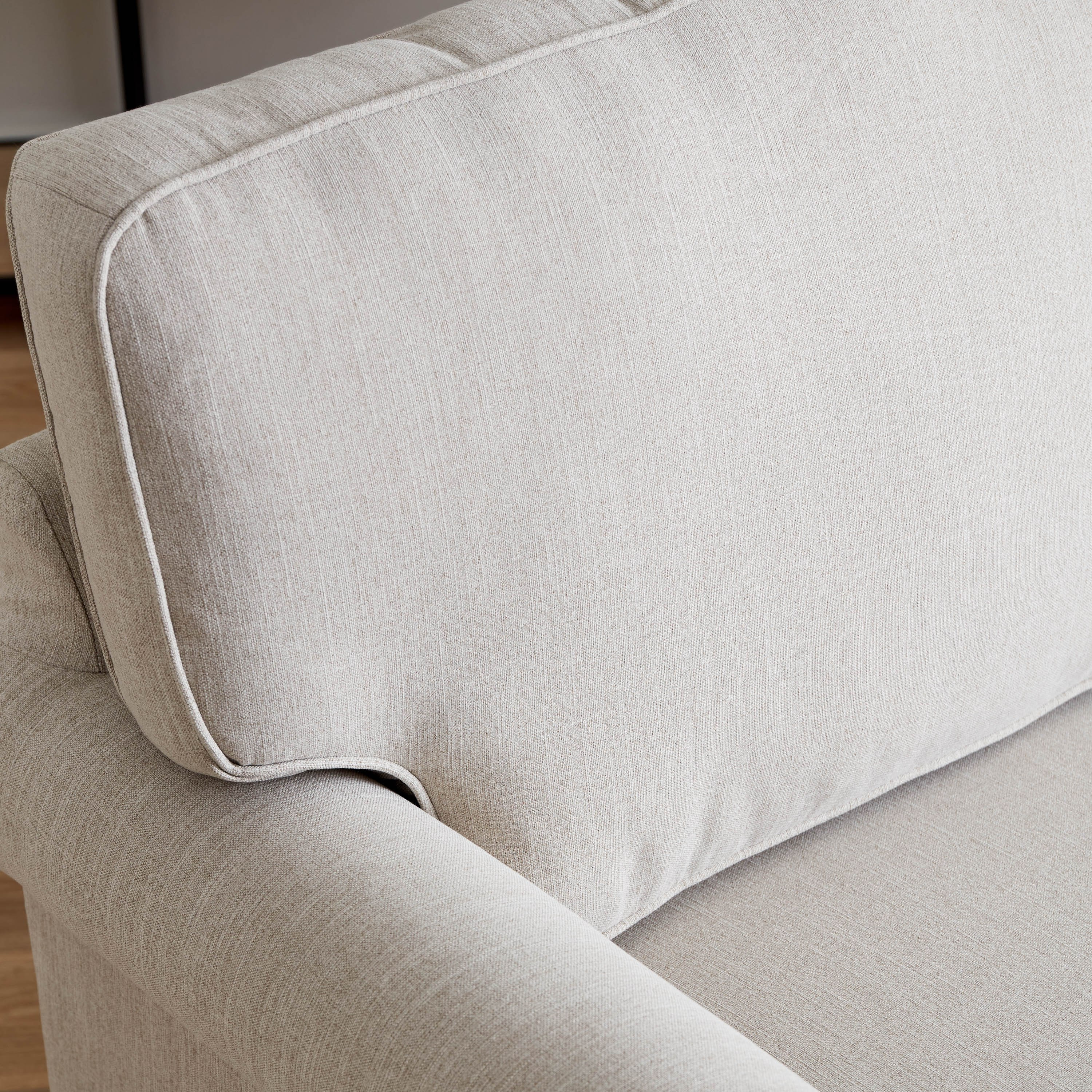 كنبة من خشب البلوط مع وسادة أنجيليك-hbxlivingroom-sofasandarmchairs-sofas-image-4