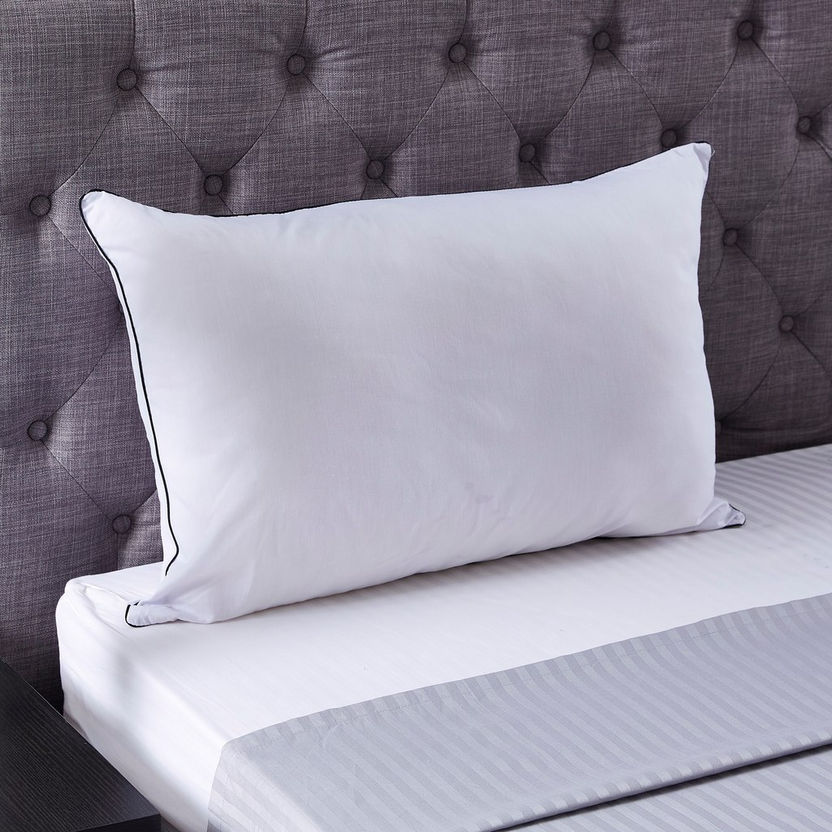 Hilton Pillow - 50x75 cm-Duvets and Pillows-image-0