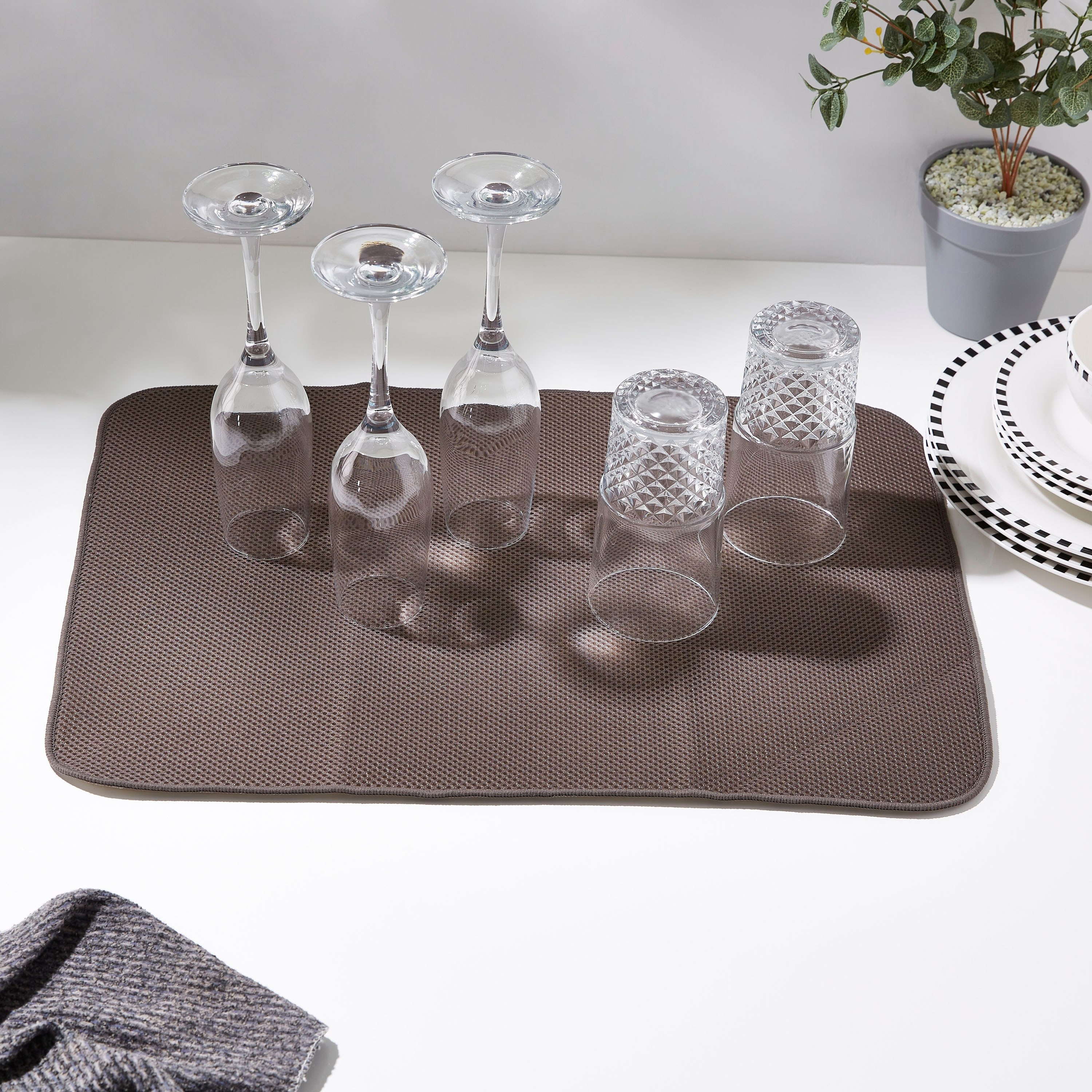 Lindsay Quick Dry Kitchen Mat-hbxhomeware-kitchenware-kitchenlinens-image-3