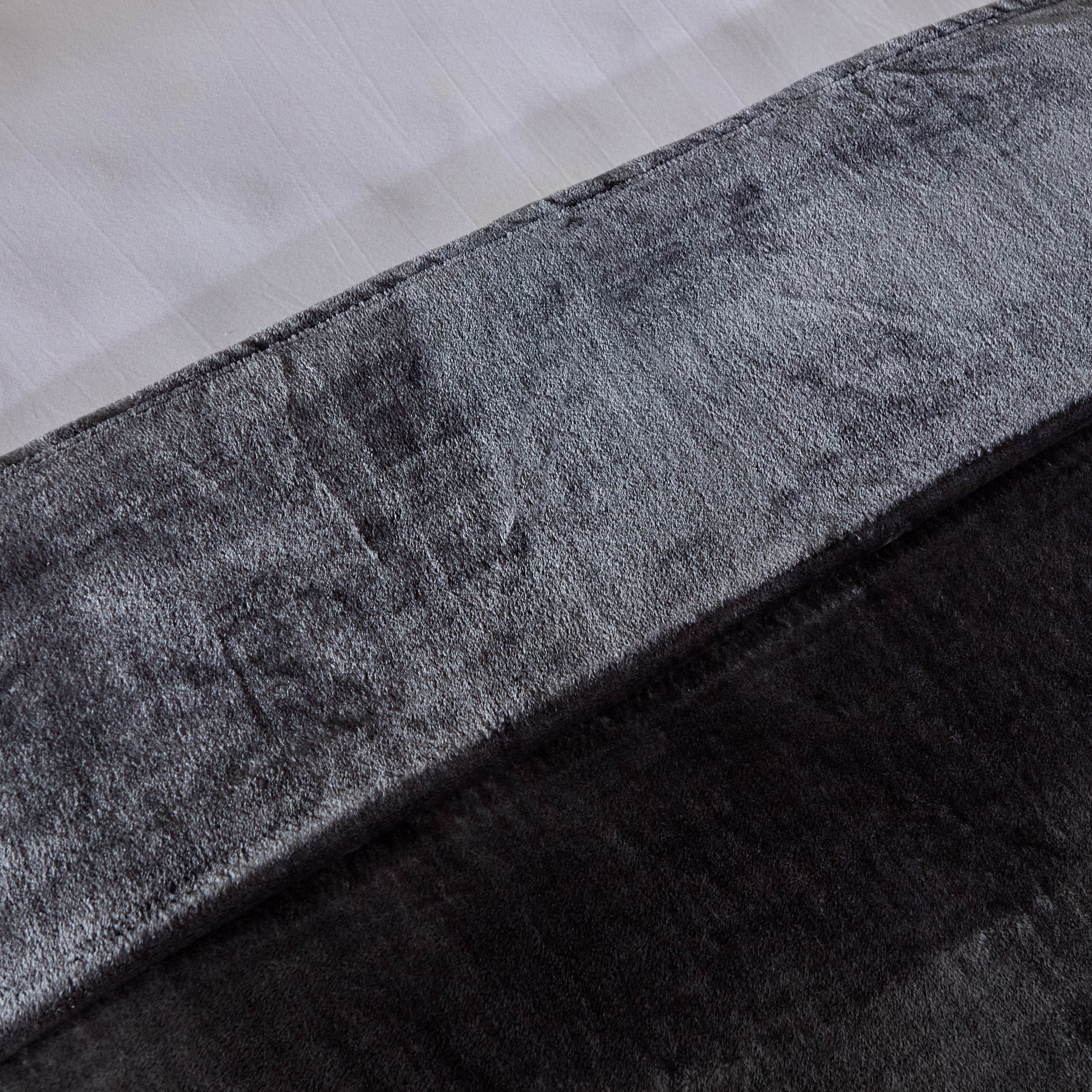 Lavish Twin Micro Flannel Blanket - 150x220 cm-hbxhomeware-hbxbedroom-image-3