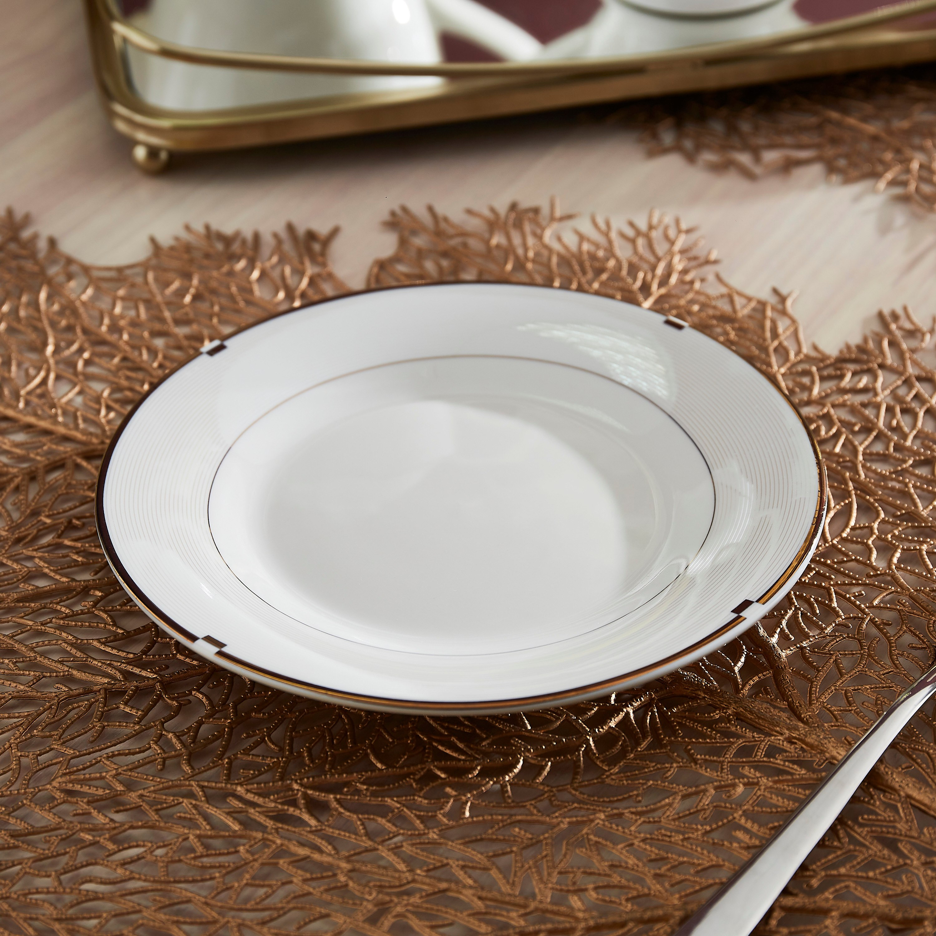 طبق جانبي ذهبي من البورسلين - 19 سم-hbxdecorandfurnishings-tabletop-crockery-image-1
