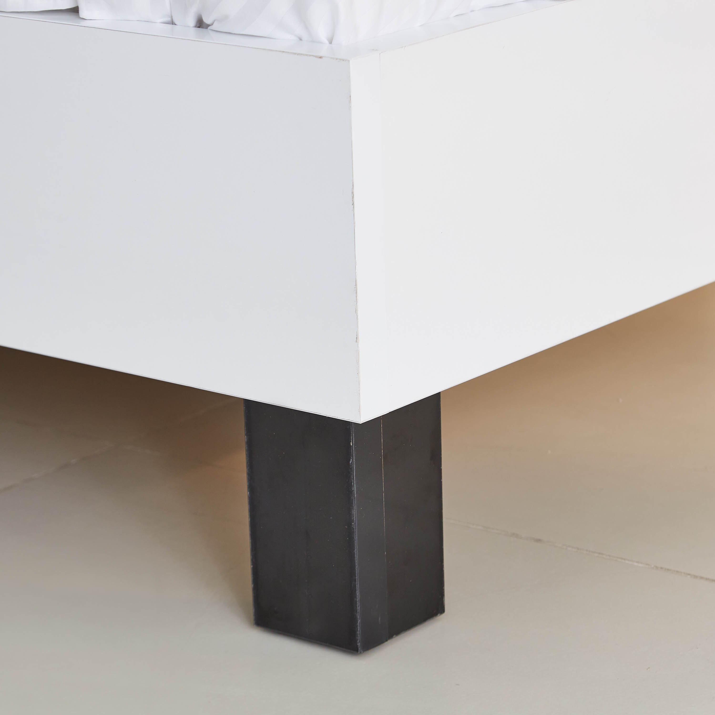 سرير كينج من ماتيلدا - 1180x200 سم-hbxfurniture-bedsandbedsets-beds-king-image-4