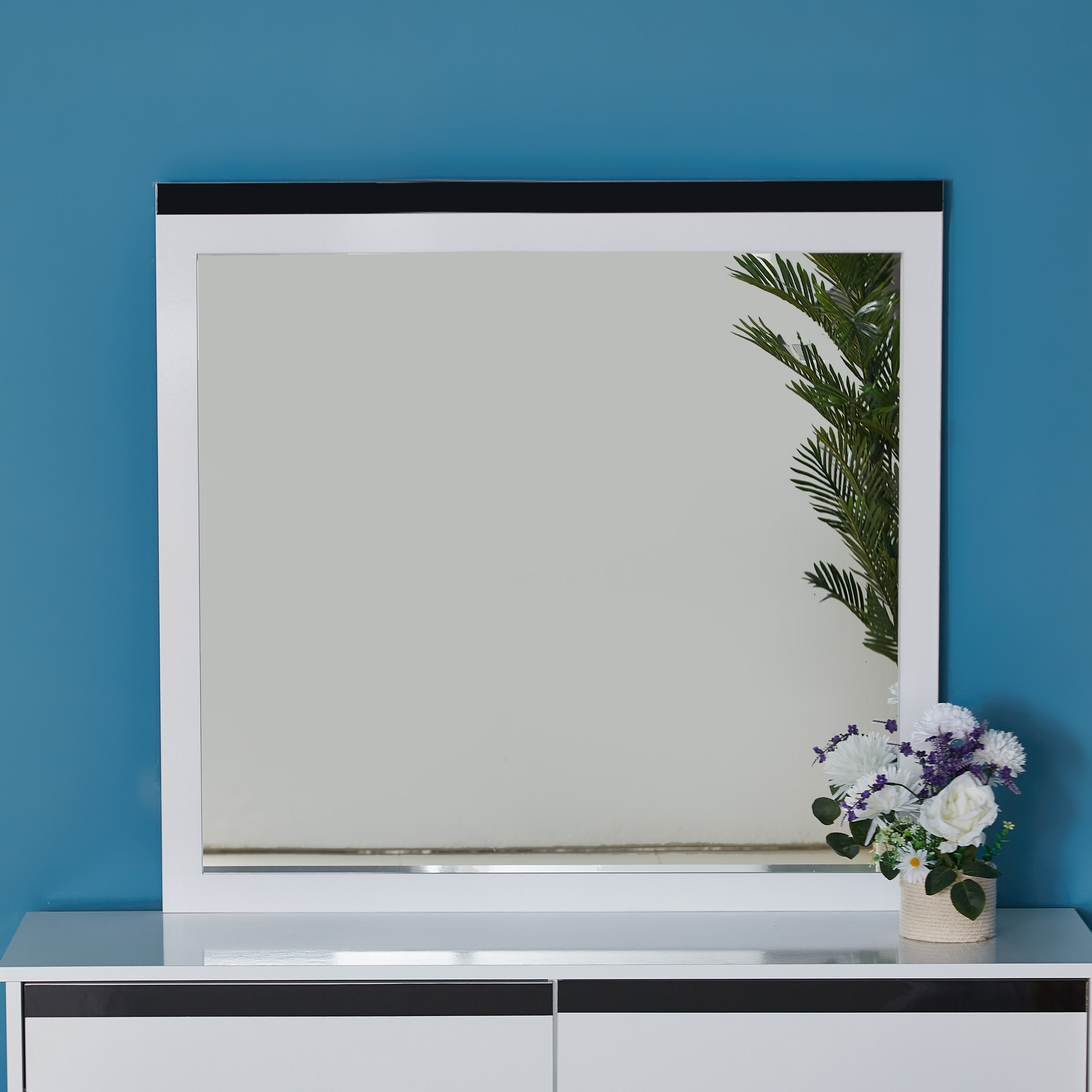Matilda Mirror-PROMO_HB_SA_HBX10_TH1000_NEW_031025-image-2