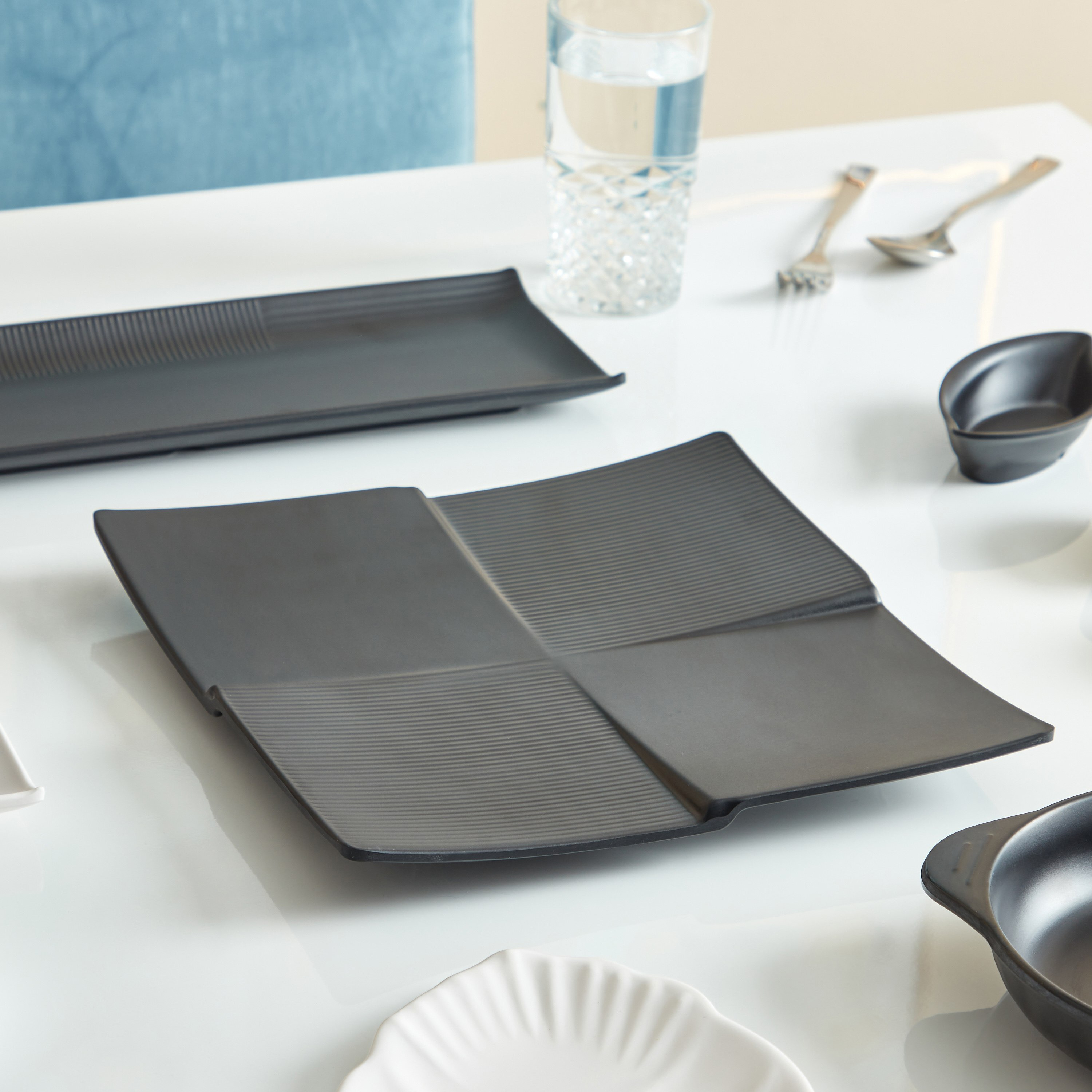 Classic Quadra Platter - 28 cm-hbxdecorandfurnishings-tabletop-serveware-image-2