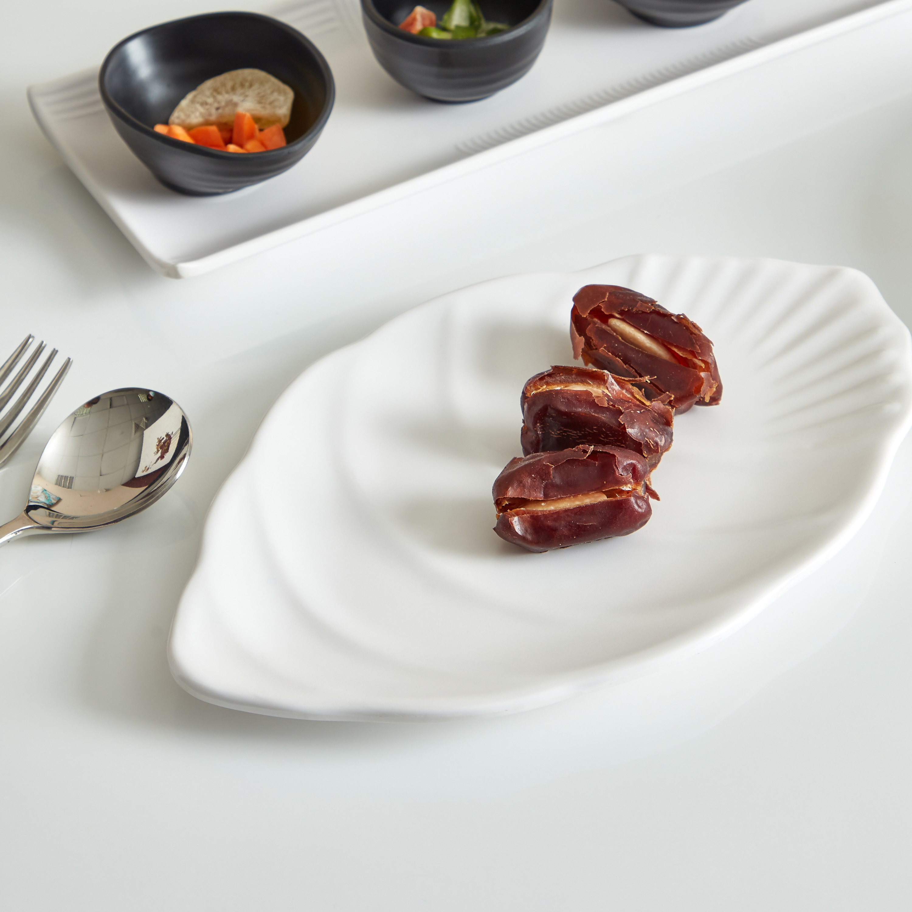 Classic Palm Platter - 25 cm-hbxdecorandfurnishings-tabletop-serveware-image-1