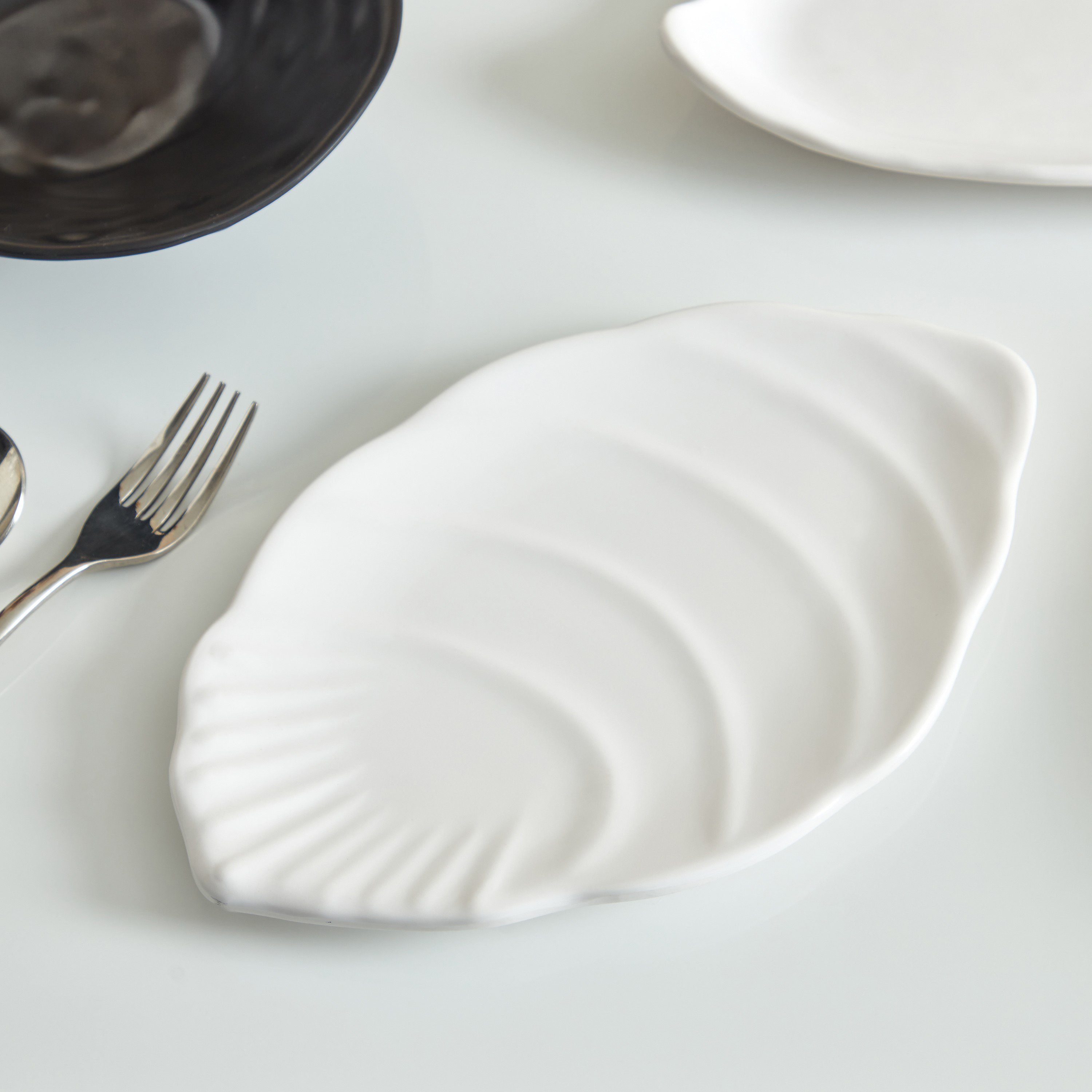 Classic Palm Platter - 25 cm-hbxdecorandfurnishings-tabletop-serveware-image-2