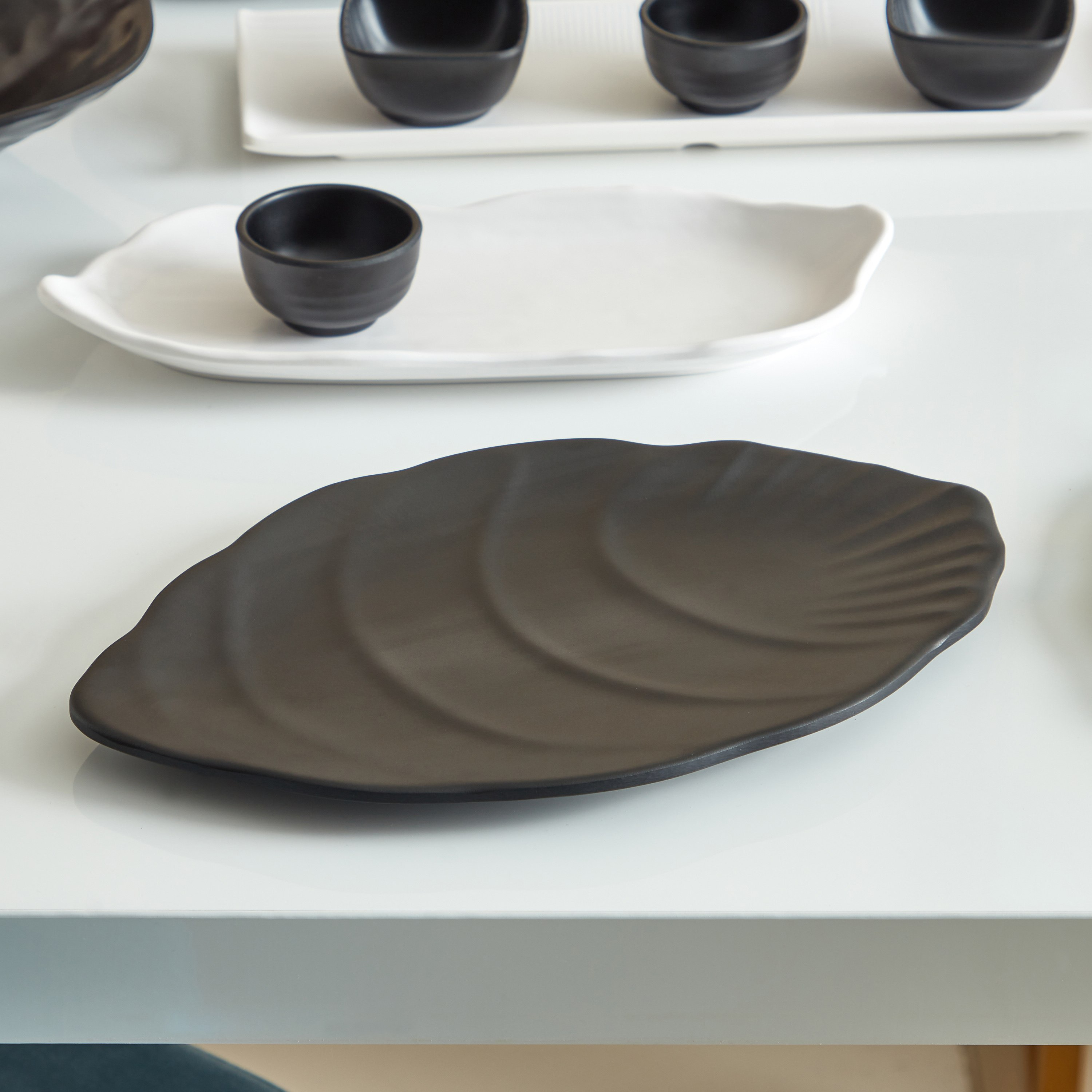 Classic Palm Platter - 30 cm-hbxdecorandfurnishings-tabletop-serveware-image-2
