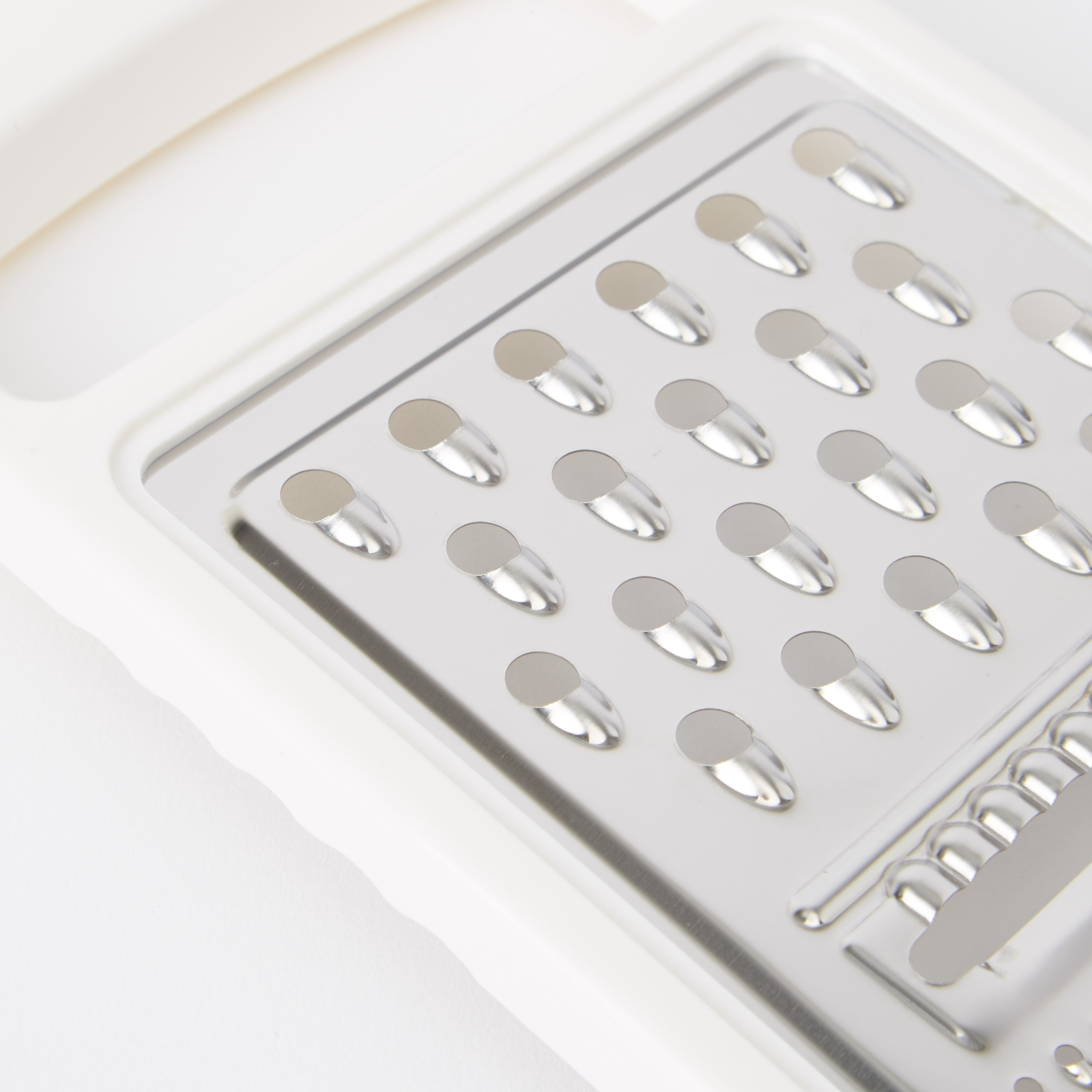 Crystal Universal Grater with Cutout Handle-hbxkitchen-kitchenware-kitchenaccessories-image-2