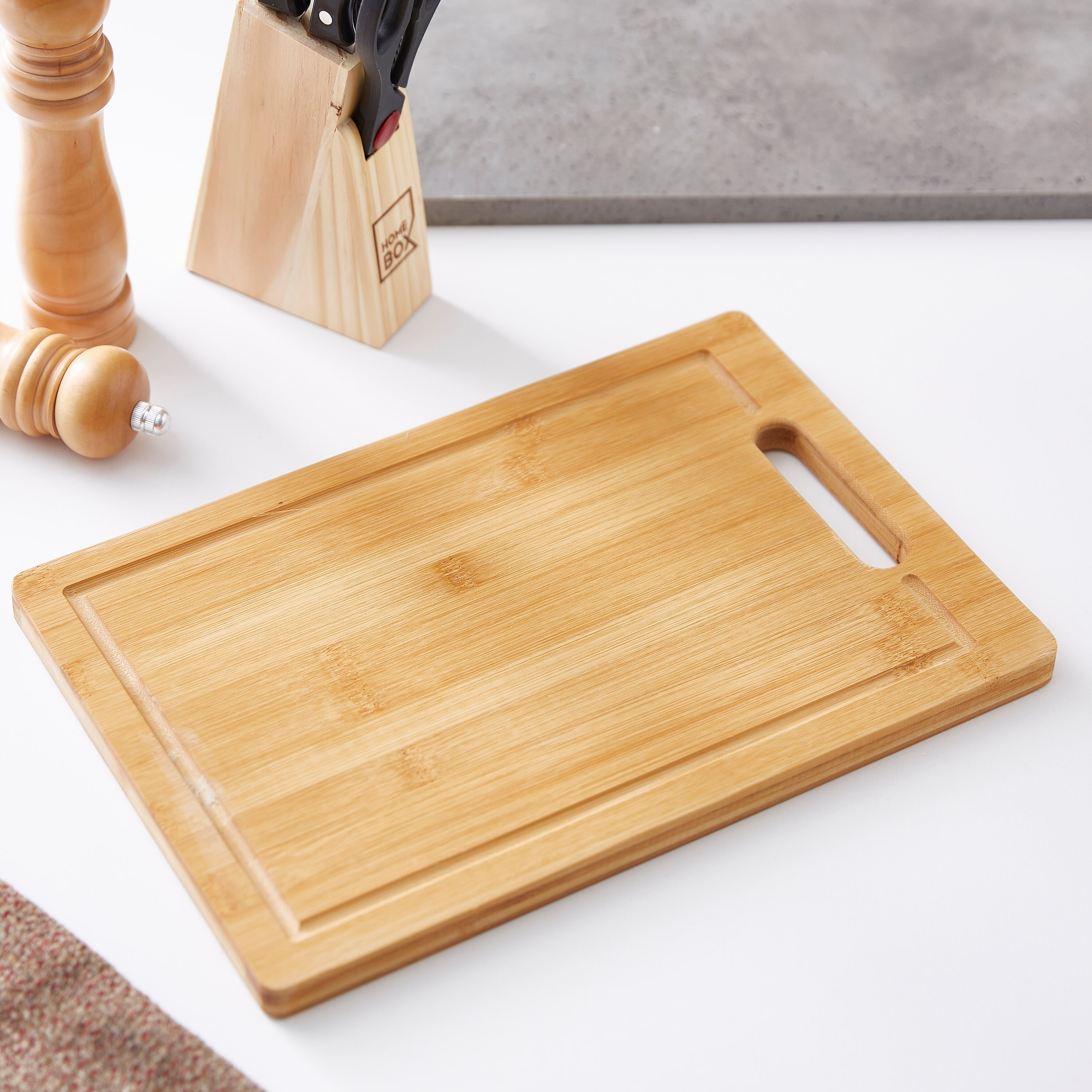 Bamboo Cutting Board with Cutout Handle-hbxkitchen-kitchenware-foodpreparation-image-1