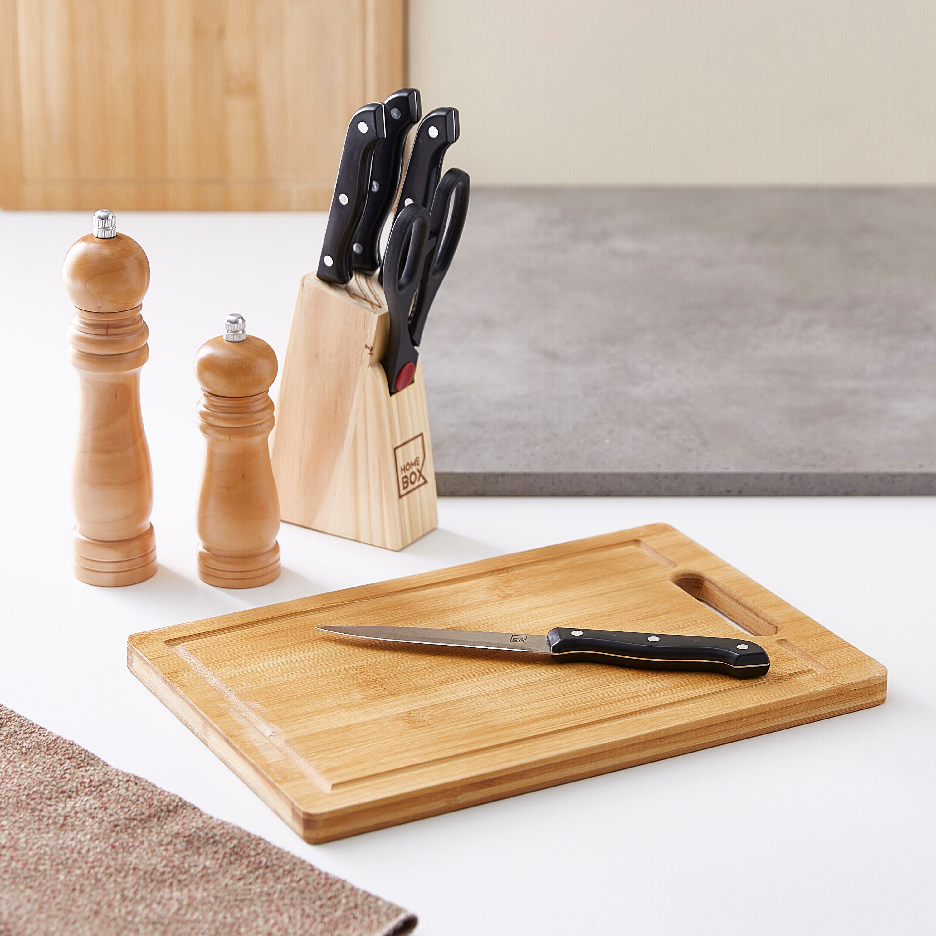 Bamboo Cutting Board with Cutout Handle-hbxkitchen-kitchenware-foodpreparation-image-3