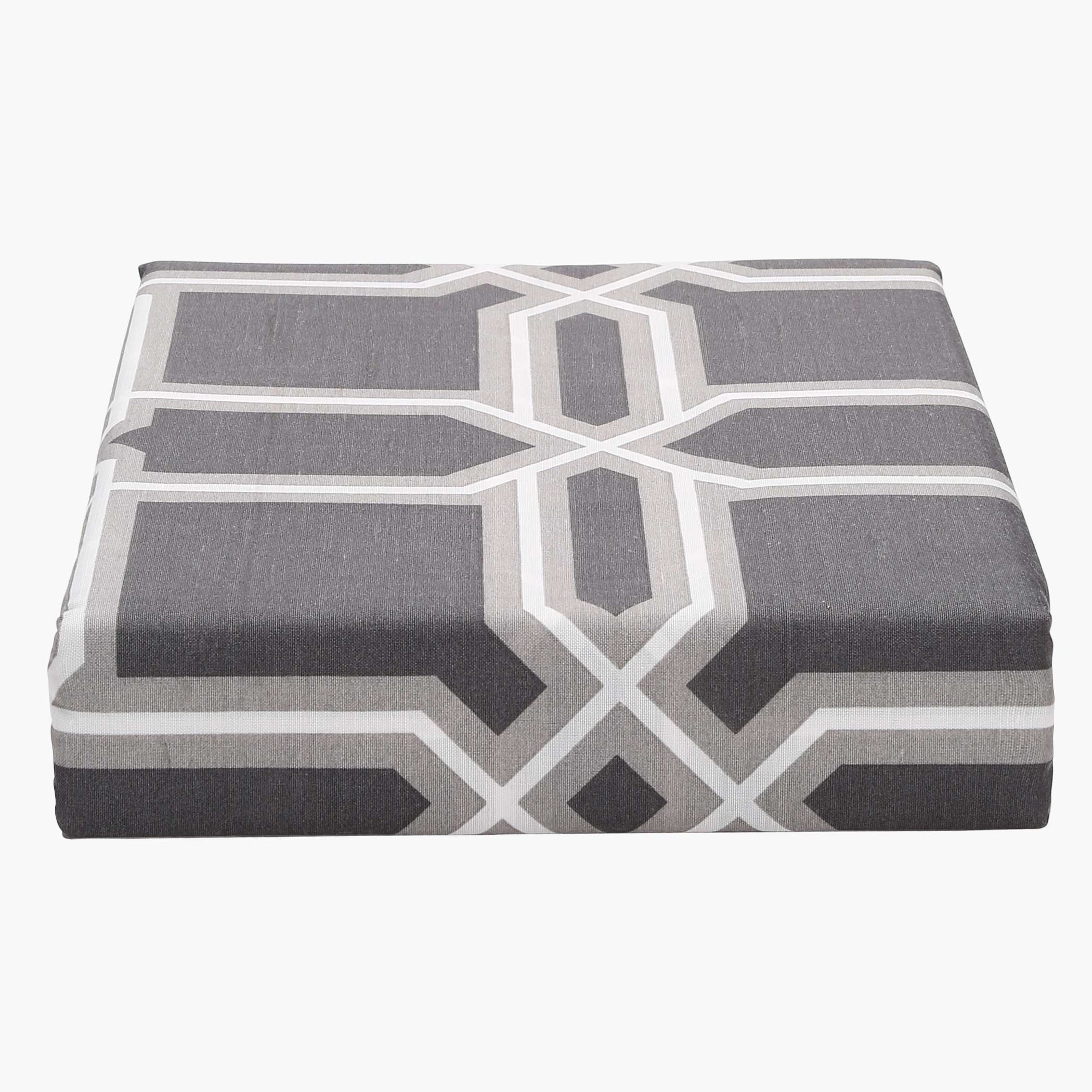 شرشف مسطّح بنقش مطبوع وحجم كبير تريليس - طقم من ثلاث قطع-hbxhomeware-hbxbedroom-image-1