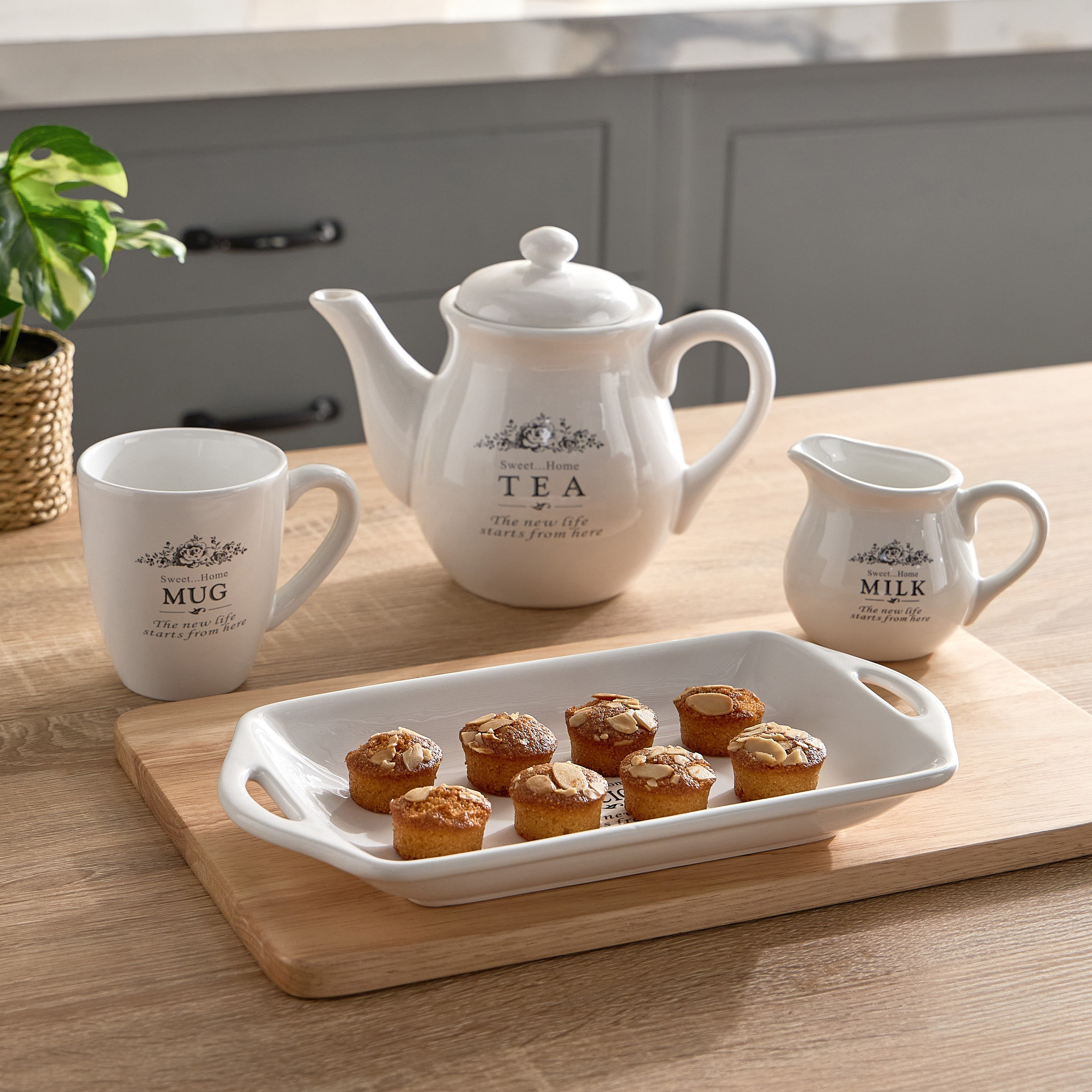 Sweet Home Ceramic Creamer - 260 ml-hbxhomeware-diningandtabletop-coffeeandteasets-image-4
