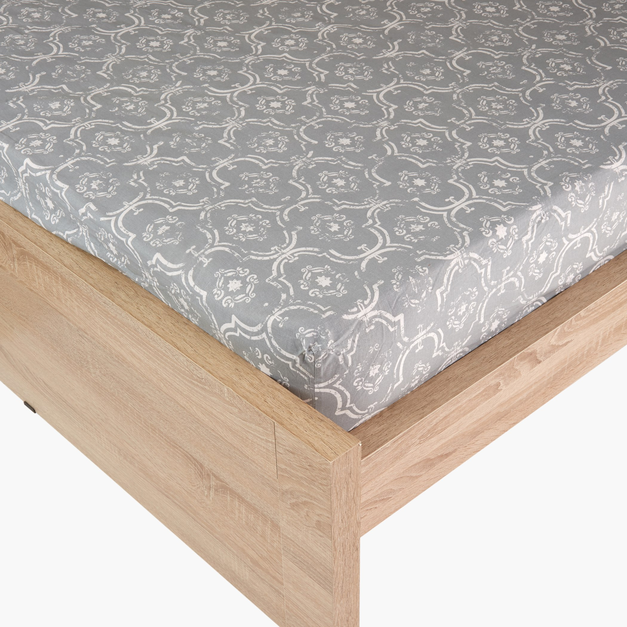 شرشف مطّاطي كينج بطبعات ألڤين - 180x200 سم-hbxhomeware-hbxbedroom-image-1