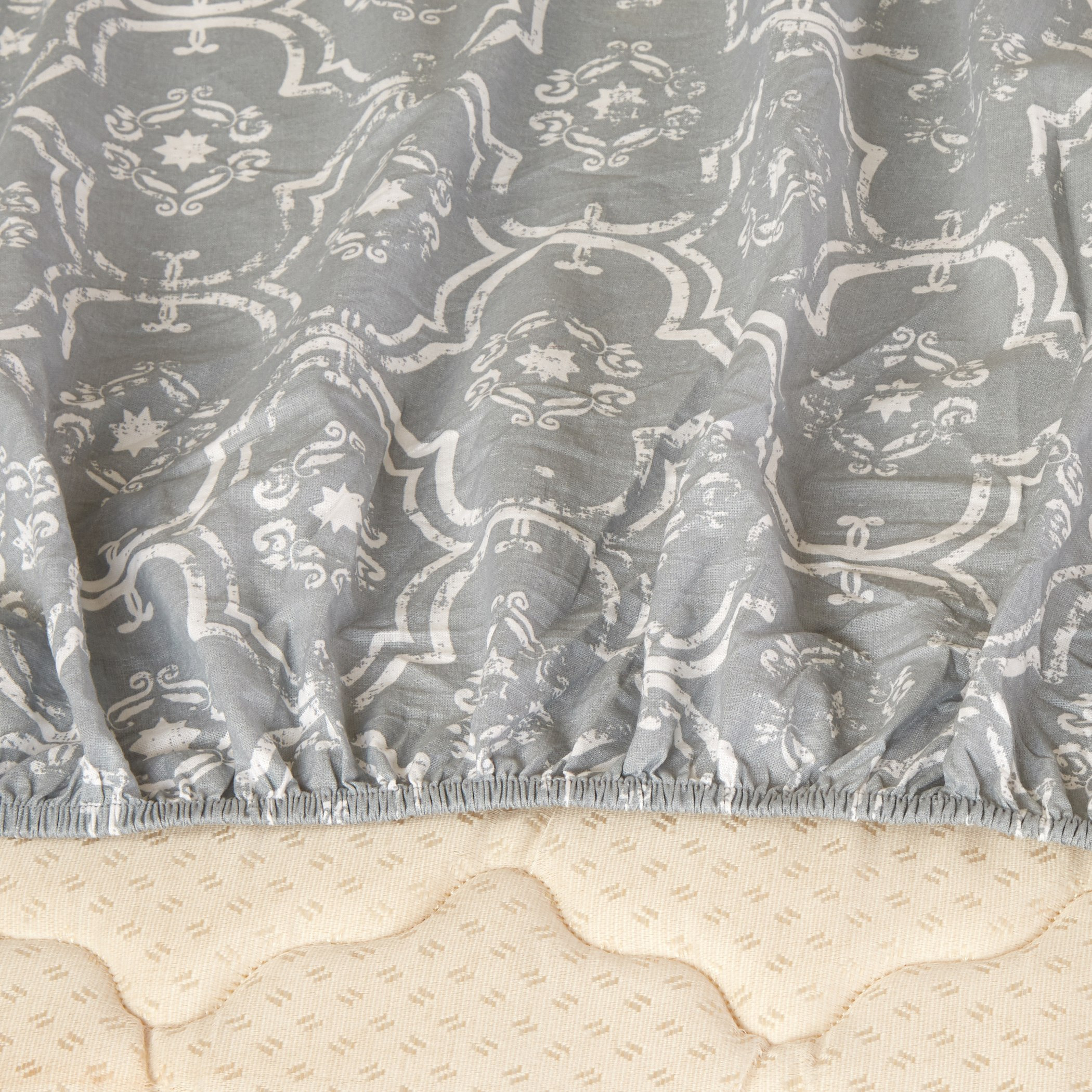 شرشف مطّاطي كينج بطبعات ألڤين - 180x200 سم-hbxhomeware-hbxbedroom-image-2