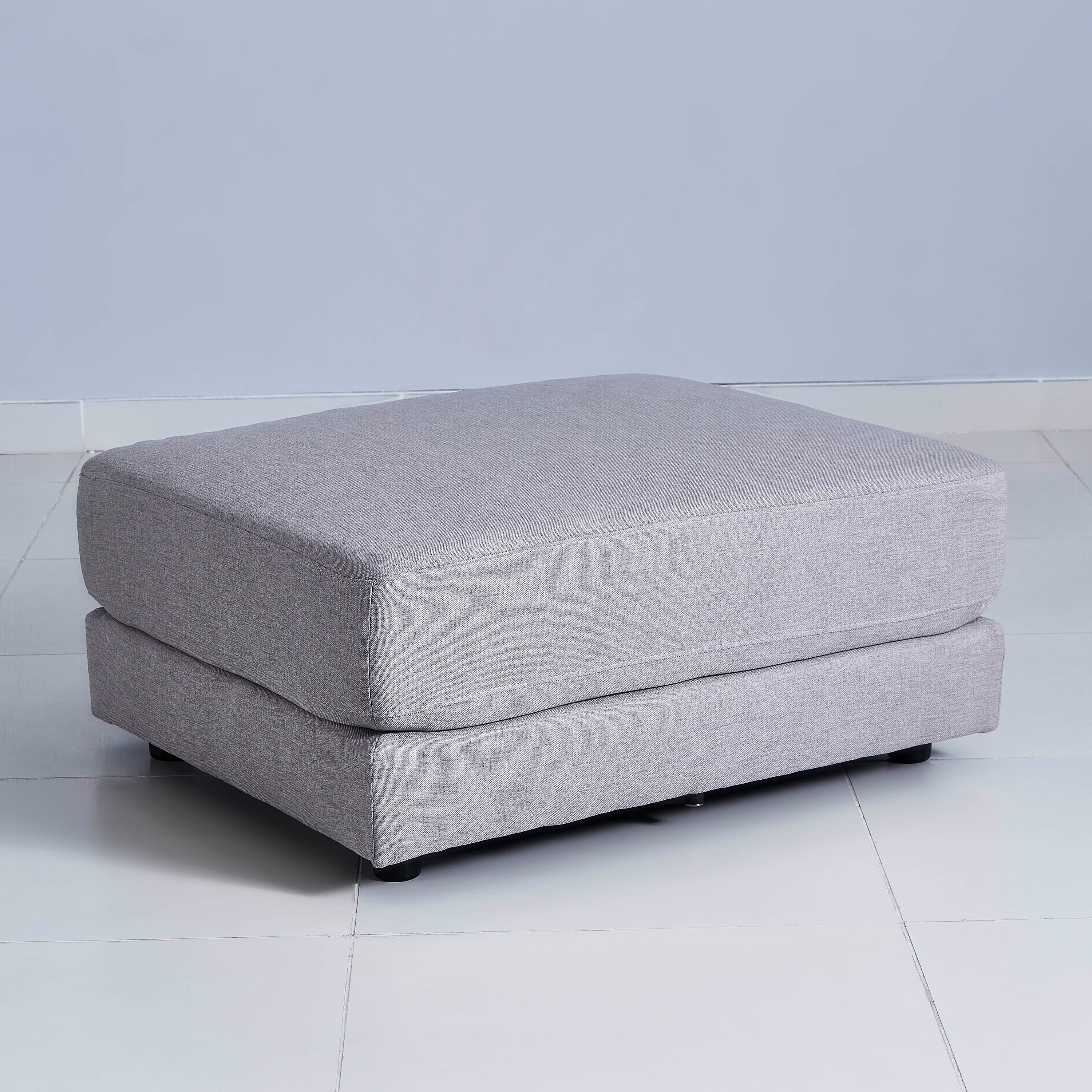 مسند قدم من إموشين-hbxlivingroom-sofasandarmchairs-ottomansandfootstools-image-4