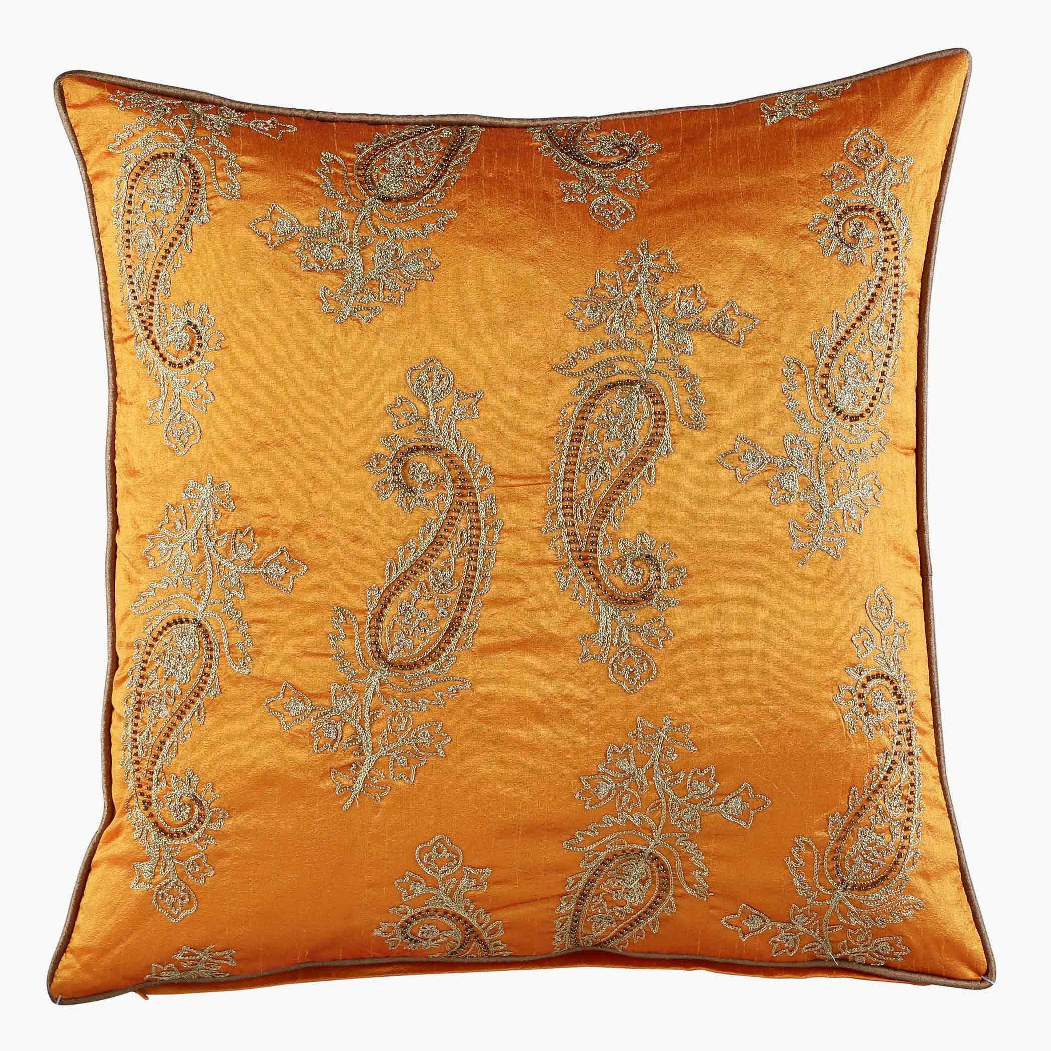 وسادة محشوة بتطريز بيزلي - 45x45 سم-hbxlivingroom-furnishings-cushionsandcovers-filledcushions-image-1