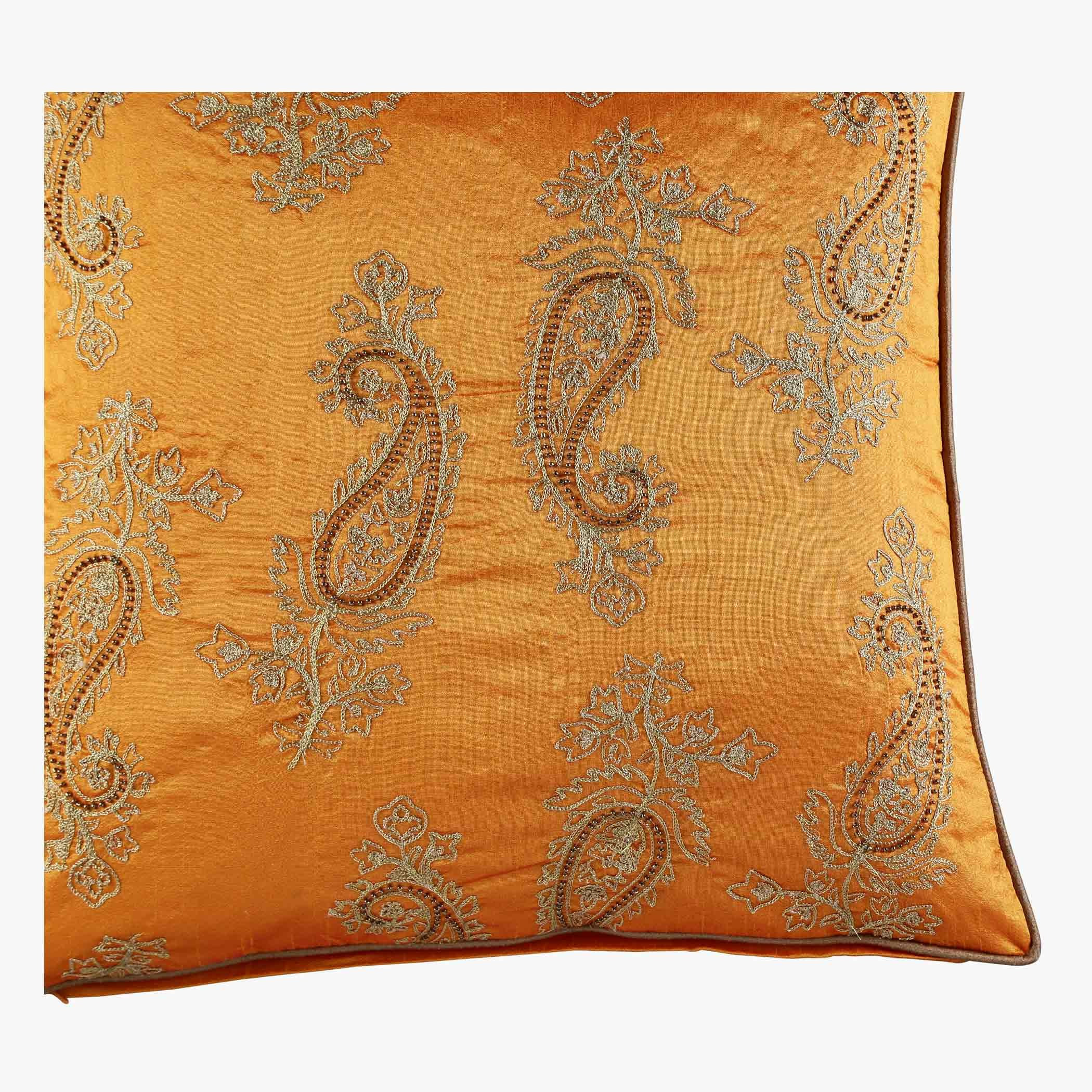 وسادة محشوة بتطريز بيزلي - 45x45 سم-hbxlivingroom-furnishings-cushionsandcovers-filledcushions-image-3