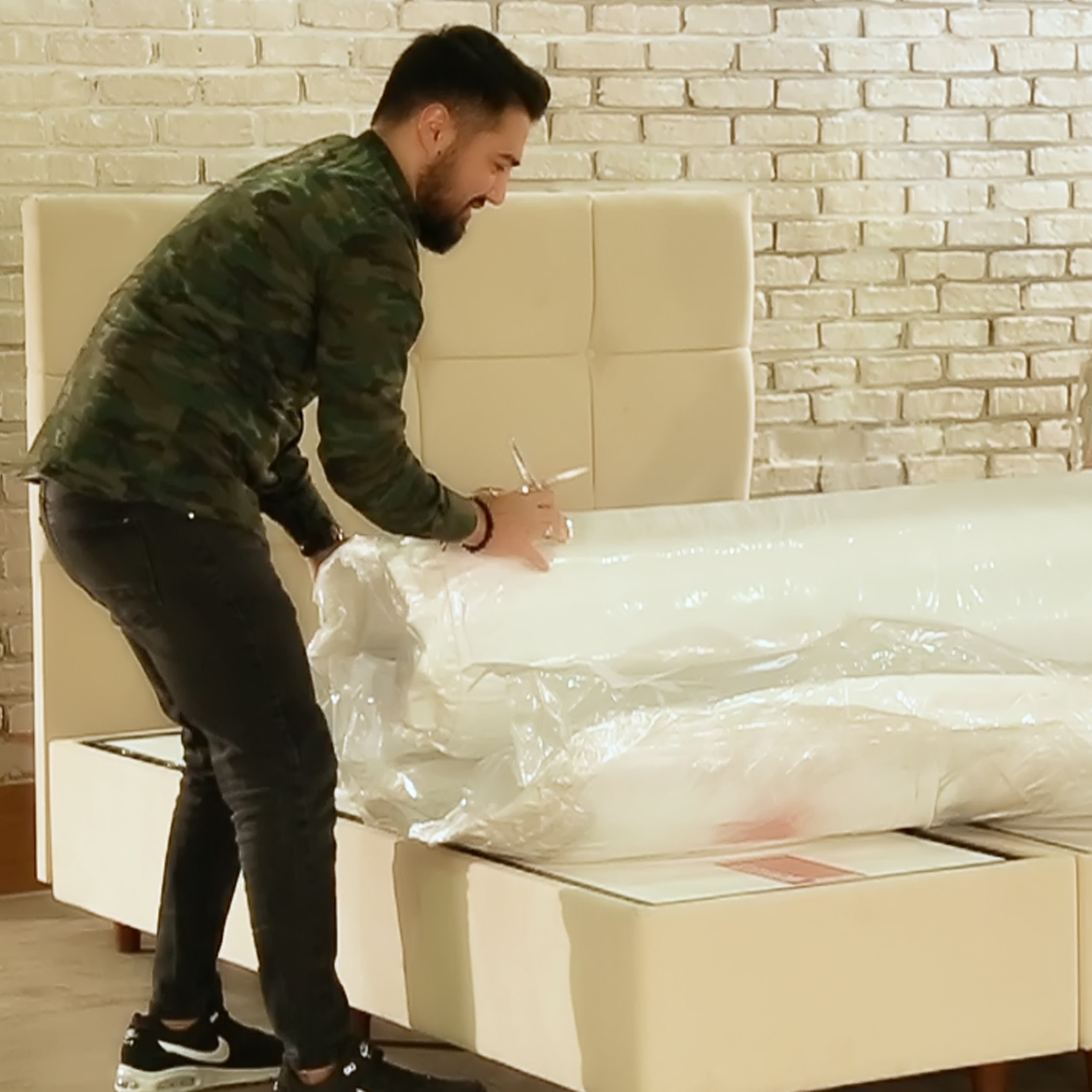 iSolo King Size Roll-Pack Bonnell Spring Mattress - 180x200x22 cm-hbxfurniture-mattresses-king-image-7