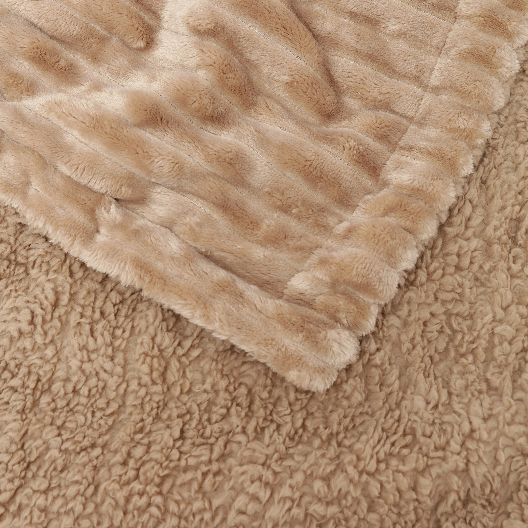بطانية مزدوجة بتفاصيل قطيفة لوكسوت - 150x220سم-hbxhomeware-hbxbedroom-image-2