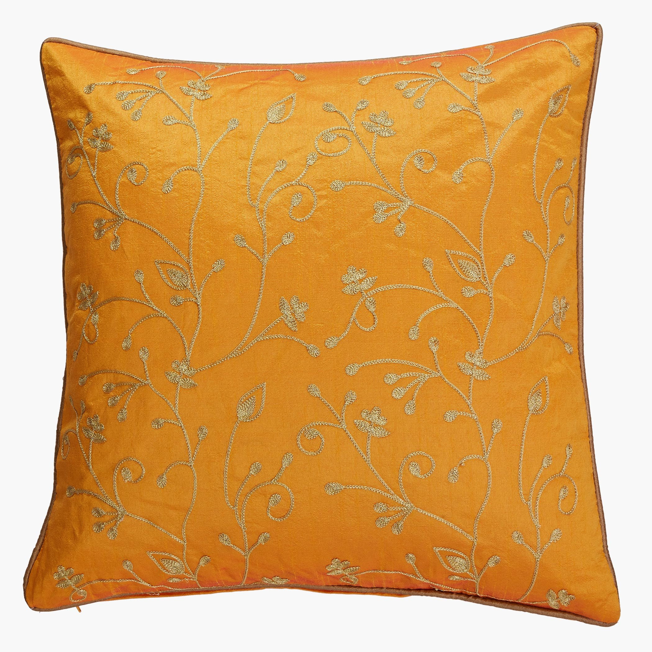 وسادة محشوة مطرّزة من لويس - 45x45سم-hbxlivingroom-furnishings-cushionsandcovers-filledcushions-image-1