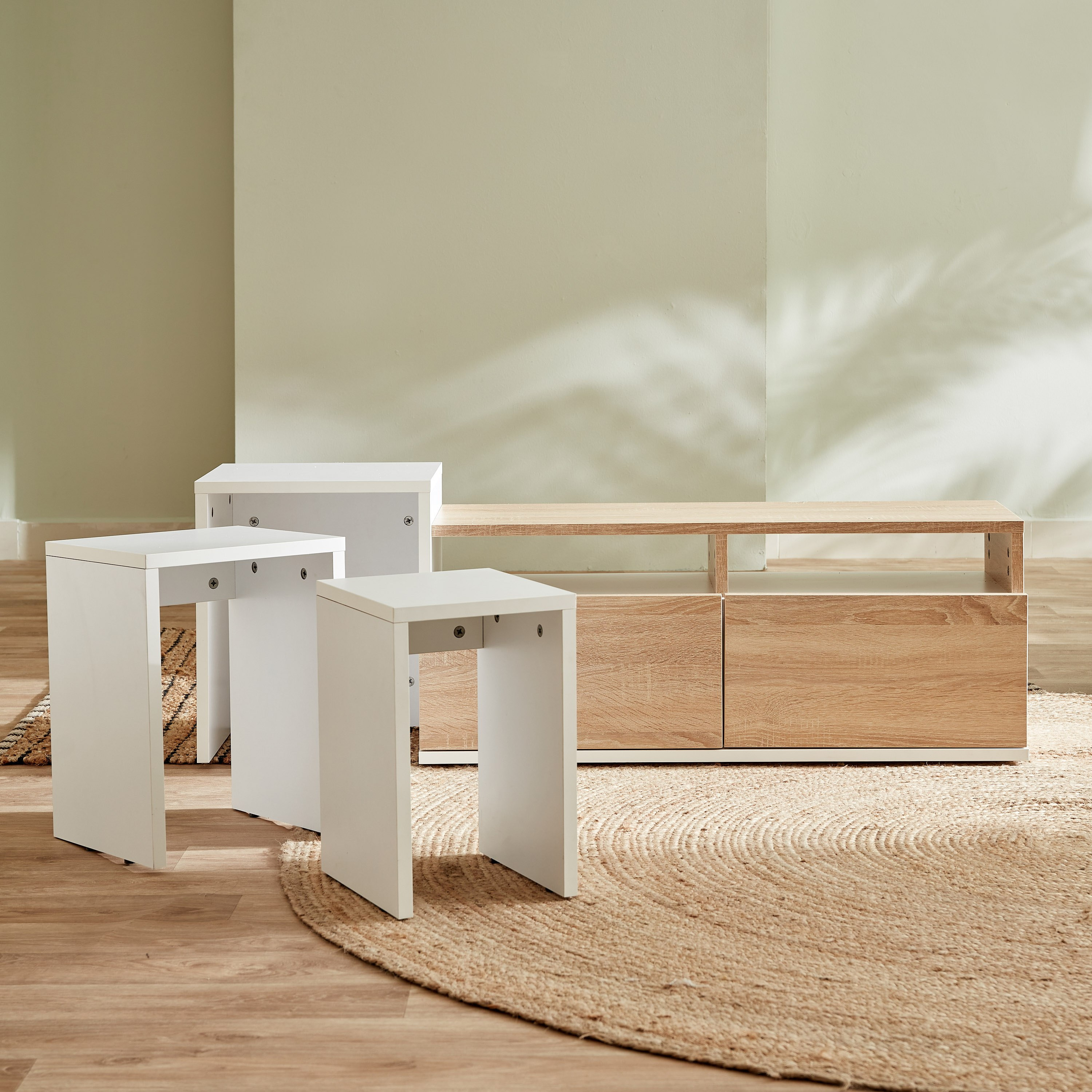 وحدة تلفاز لأجهزة حتى 39 بوصة مع 3 طاولات متداخلة من بيتسي-hbxlivingroom-mediaunitsandstorage-tvunits-image-3