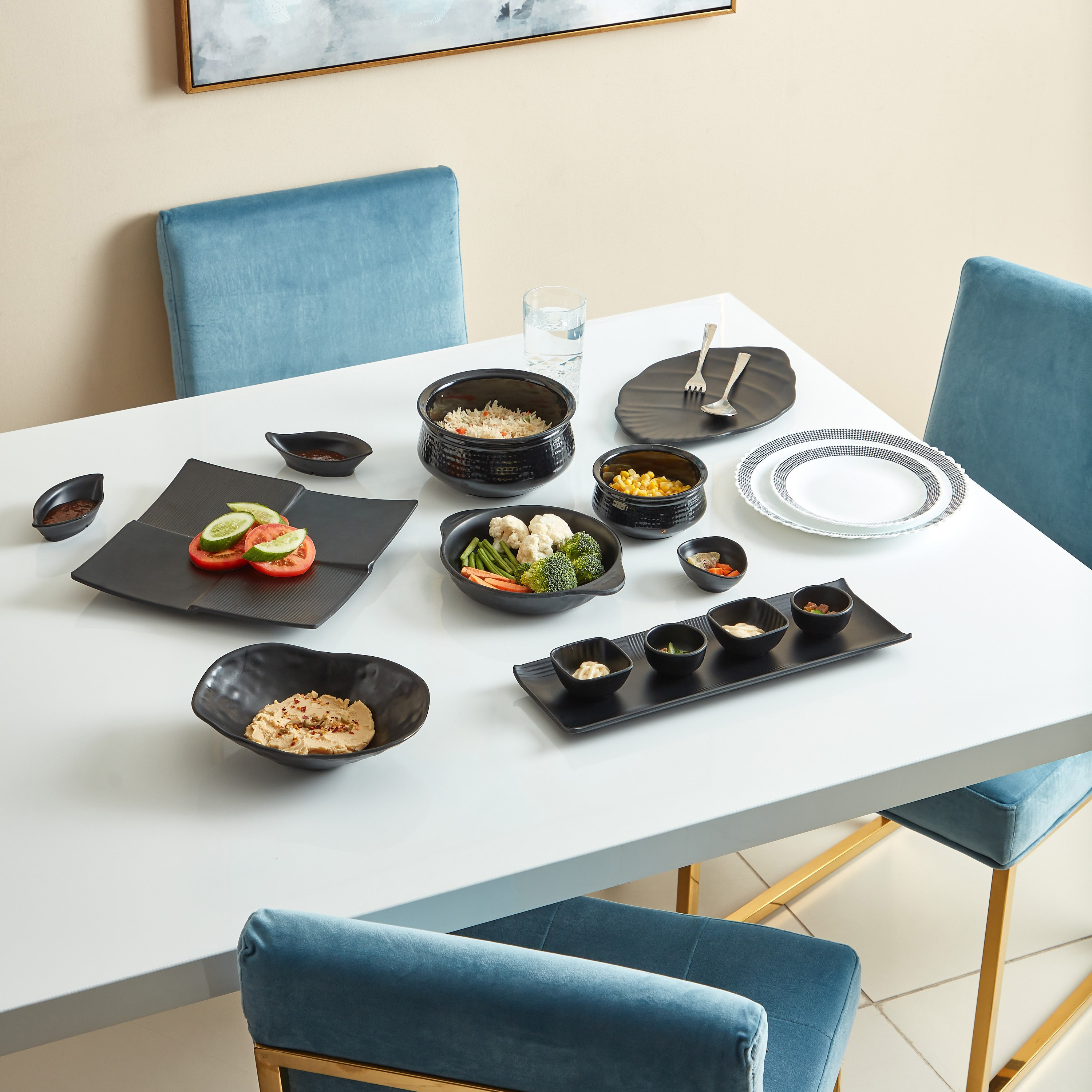 صحن مستدير سيرفو بمقابض من كلاسيك-hbxdecorandfurnishings-tabletop-serveware-image-4