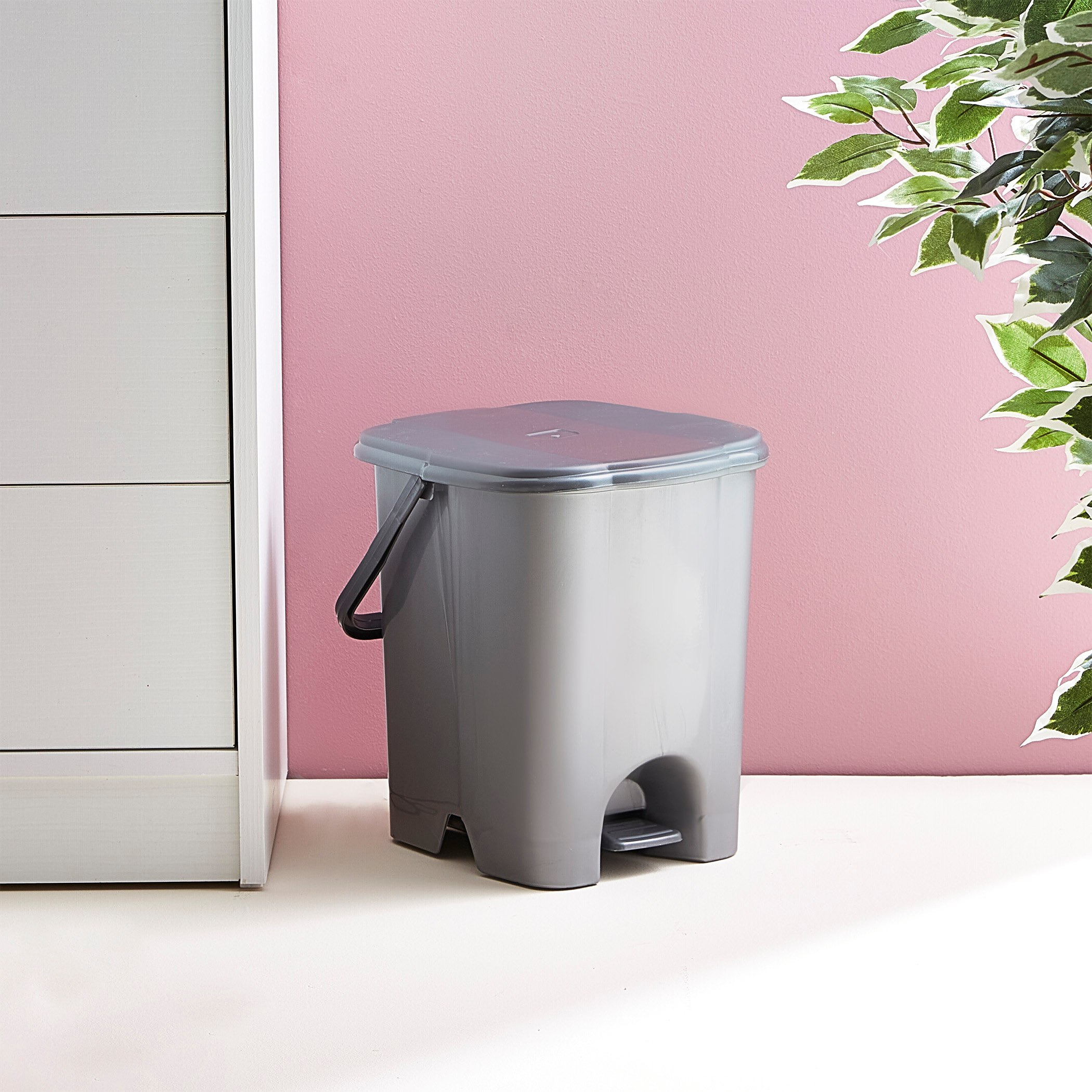 Pedal dustbin shop online