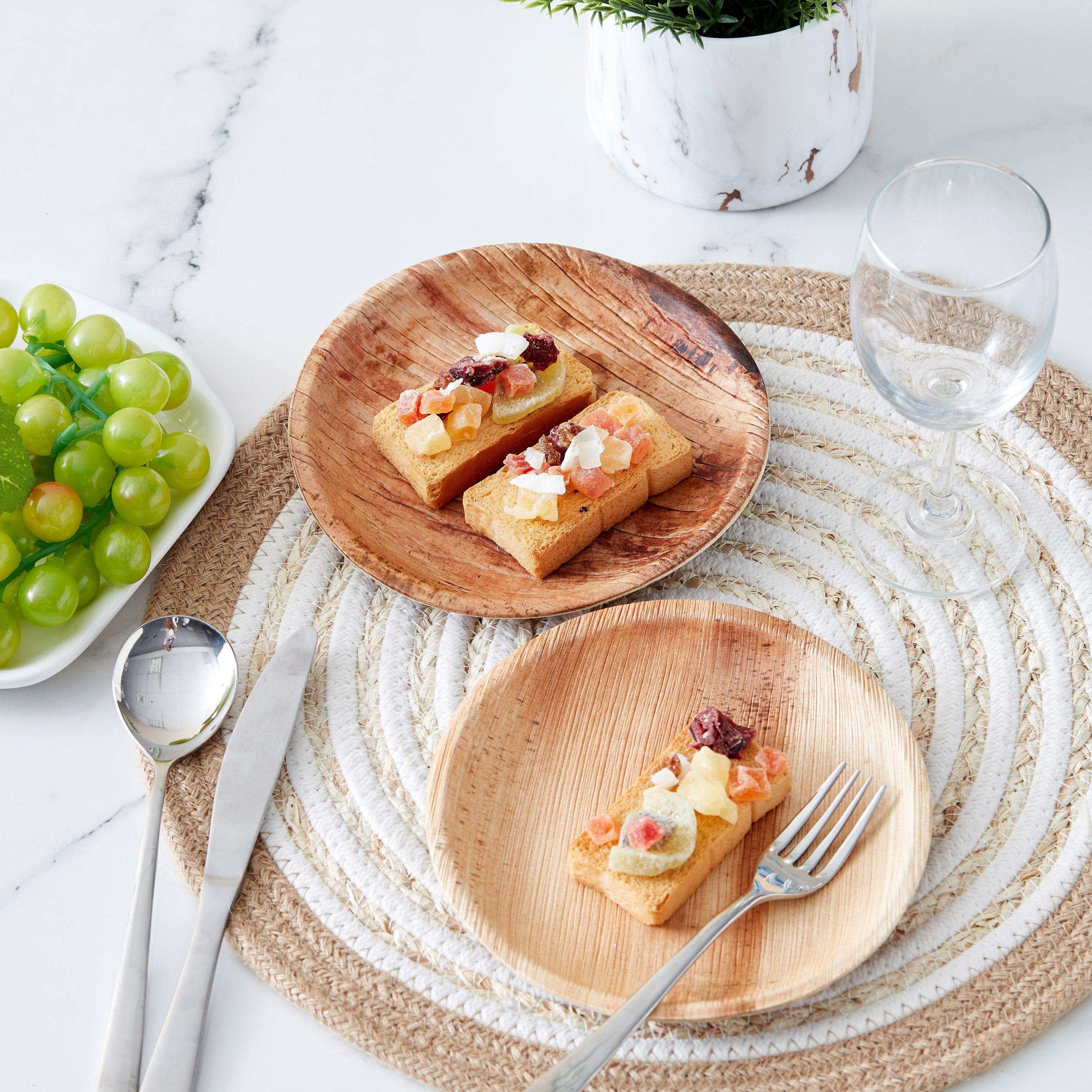 صحن جانبي مستدير بتصميم أوراق النخيل - طقم من 10 قطع-hbxhomeware-hbxkitchen-image-4