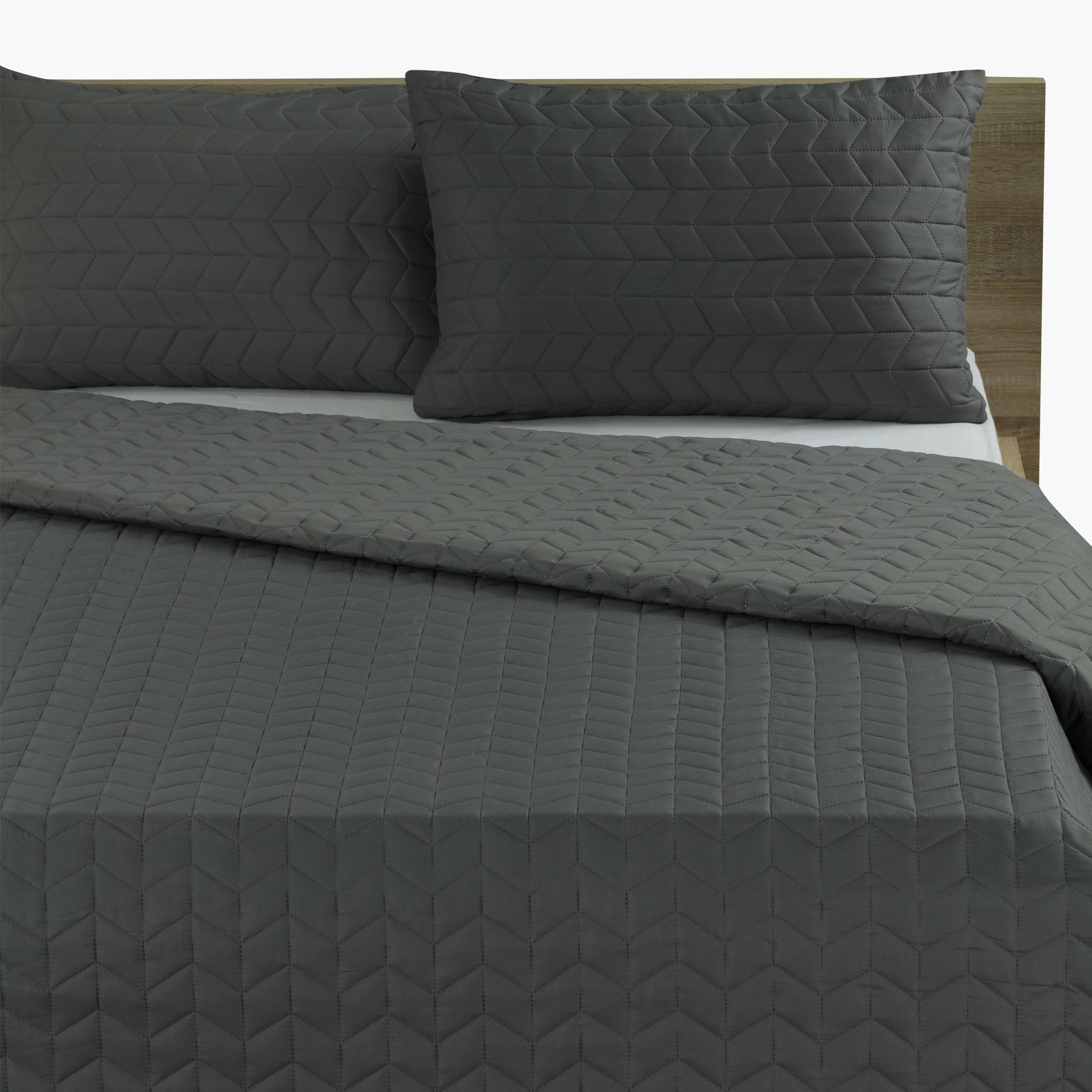 طقم مفارش سرير مزدوج من 3 قطع مبطّنة من أبيجايل - 180x260 سم-hbxdecorandfurnishings-bedding-bedspreadsandquilts-image-1
