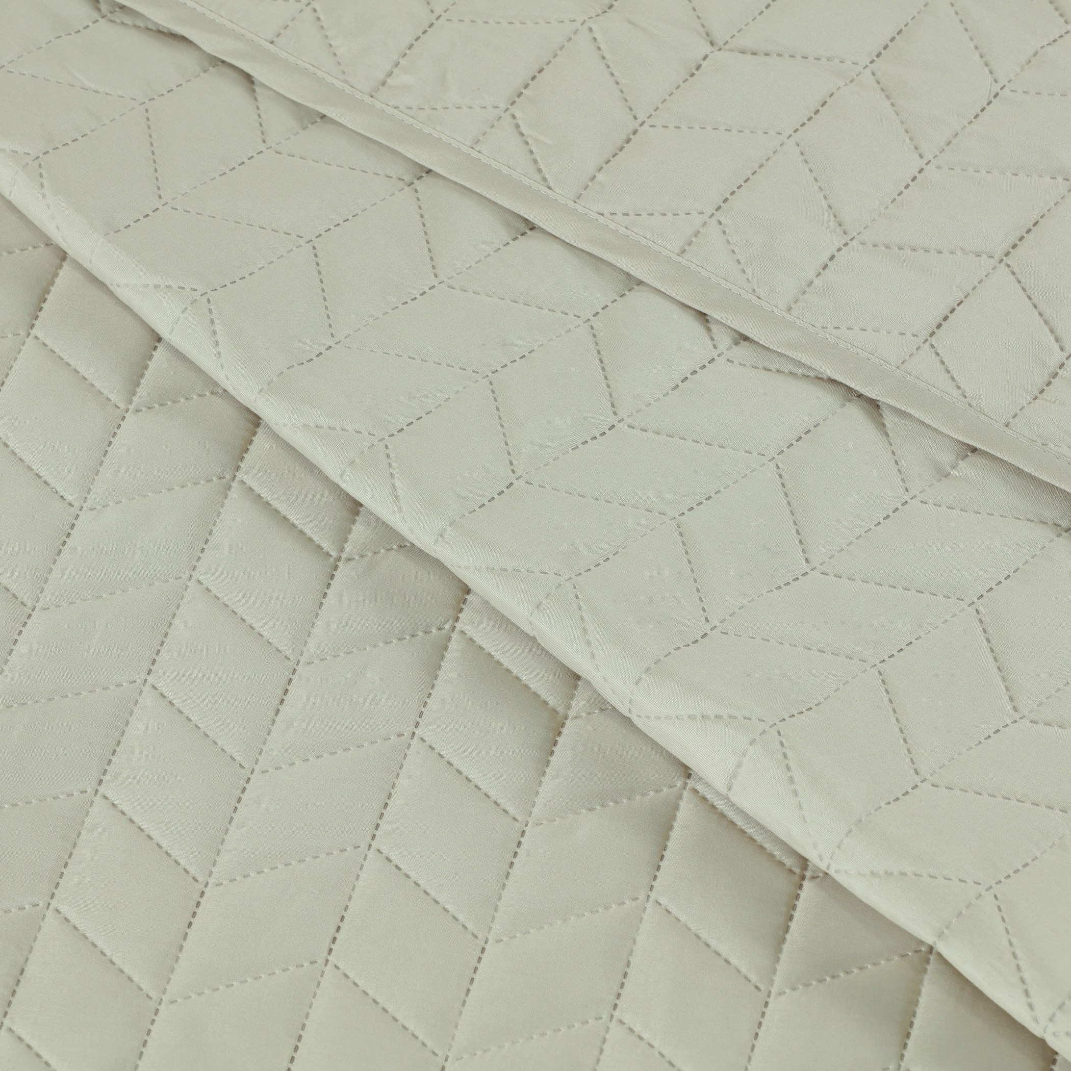 Abigail Quilted 3-Piece Twin Bed Spread  Set - 240x260 cm-hbxdecorandfurnishings-bedding-bedspreadsandquilts-image-3
