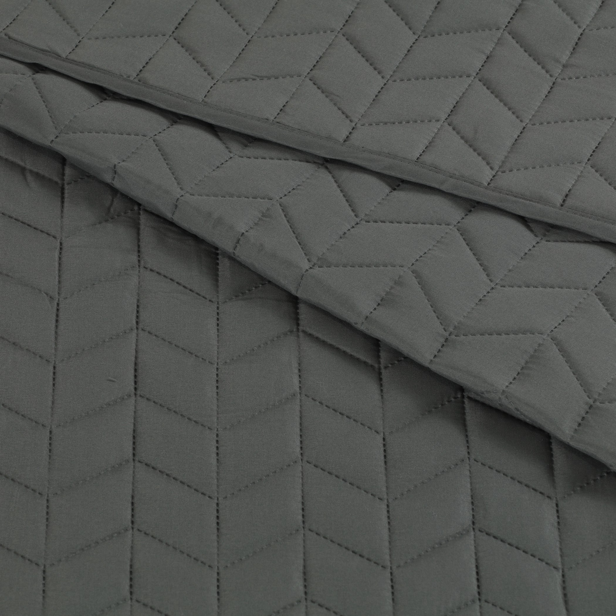 طقم مفارش سرير مزدوج من 3 قطع مبطّنة من أبيجايل - 240x260 سم-hbxdecorandfurnishings-bedding-bedspreadsandquilts-image-3