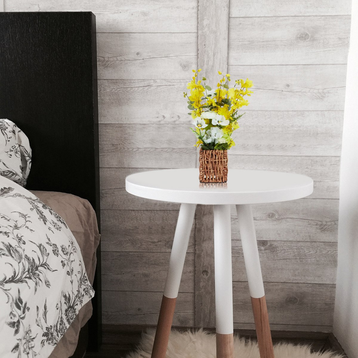 إناء ورد مزيّن من بولي-hbxdecorandfurnishings-homeaccessories-artificialflowersandplants-image-1