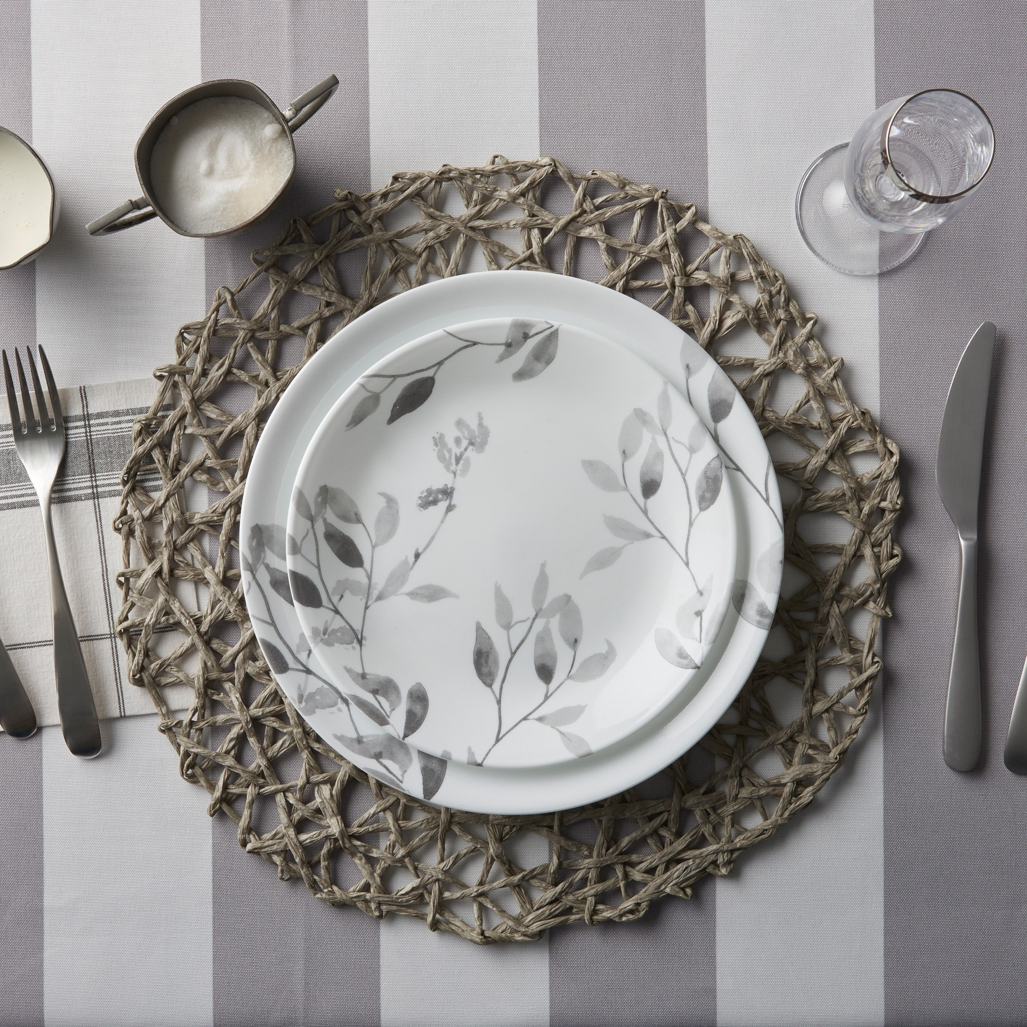 طقم مستلزمات سفرة كوريل ميستي ليفز من 18 قطعة-hbxhomeware-hbxkitchen-image-5