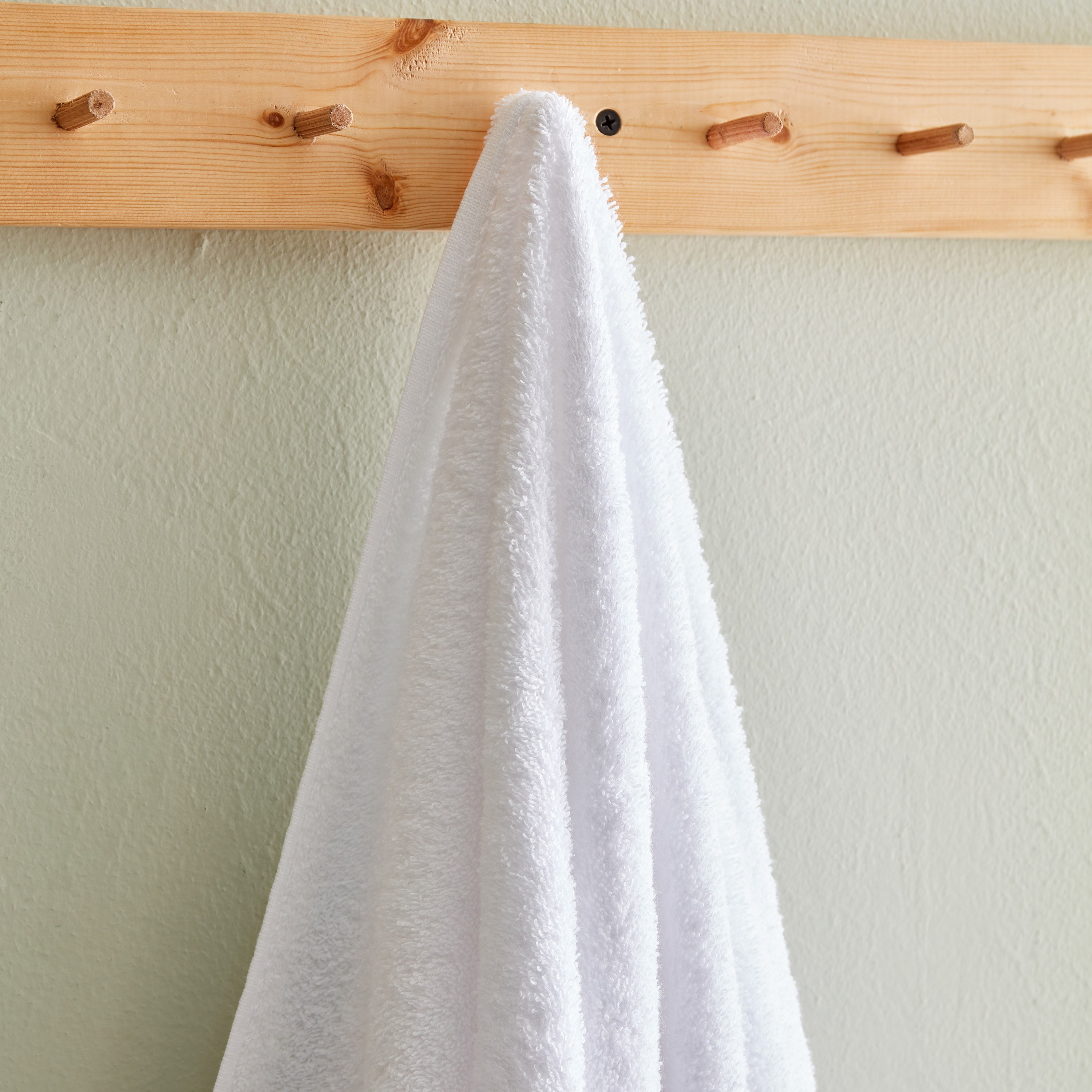 منشفة حمام بارزة المملمس من إسينشيال - 70×140 سم-hbxbathroom-bathroomtextiles-image-2