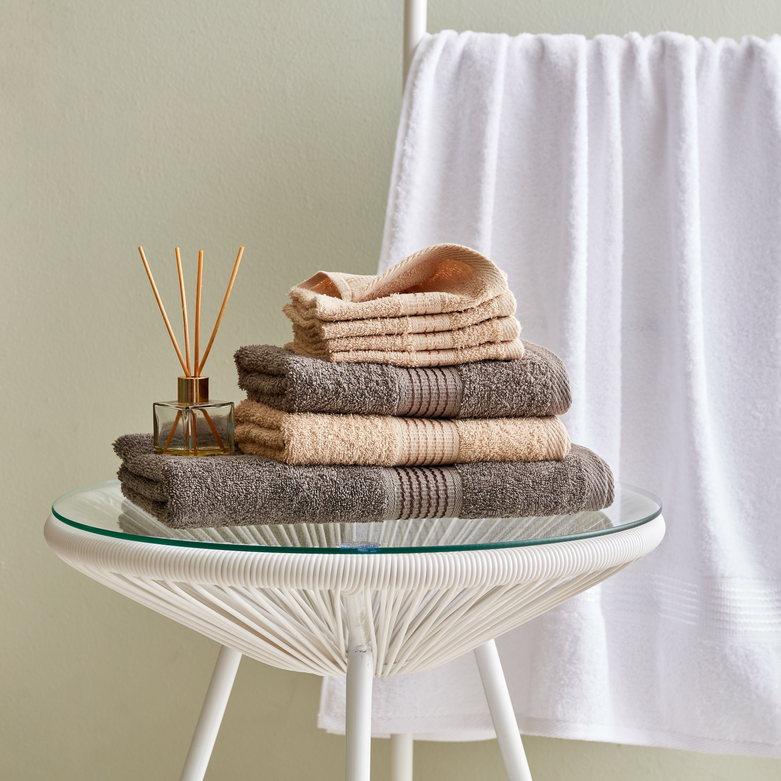 منشفة حمام بارزة المملمس من إسينشيال - 70×140 سم-hbxbathroom-bathroomtextiles-image-4